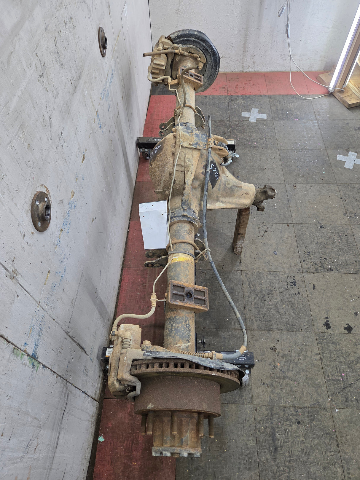 1999-2001 Ford Super Duty F250 F350 SRW Rear Axle 3.73 Ratio