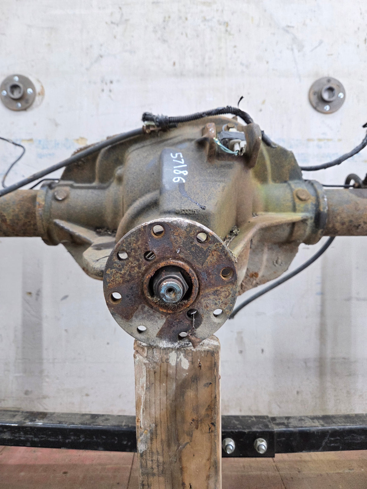 2004-2008 Ford F150 9.75" Rear Axle 3.55 Gear Ratio