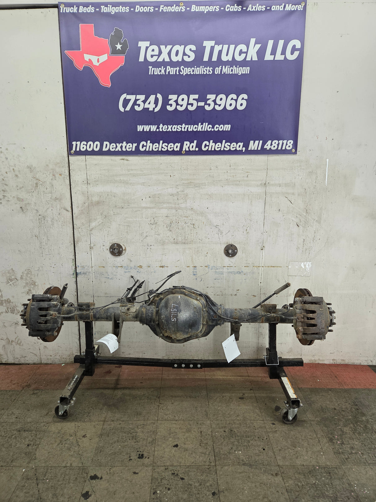 2011-2012 Ford Super Duty F250 F350 Rear Axle 3.55 Gear Ratio Electric Locking Rear End 184k miles