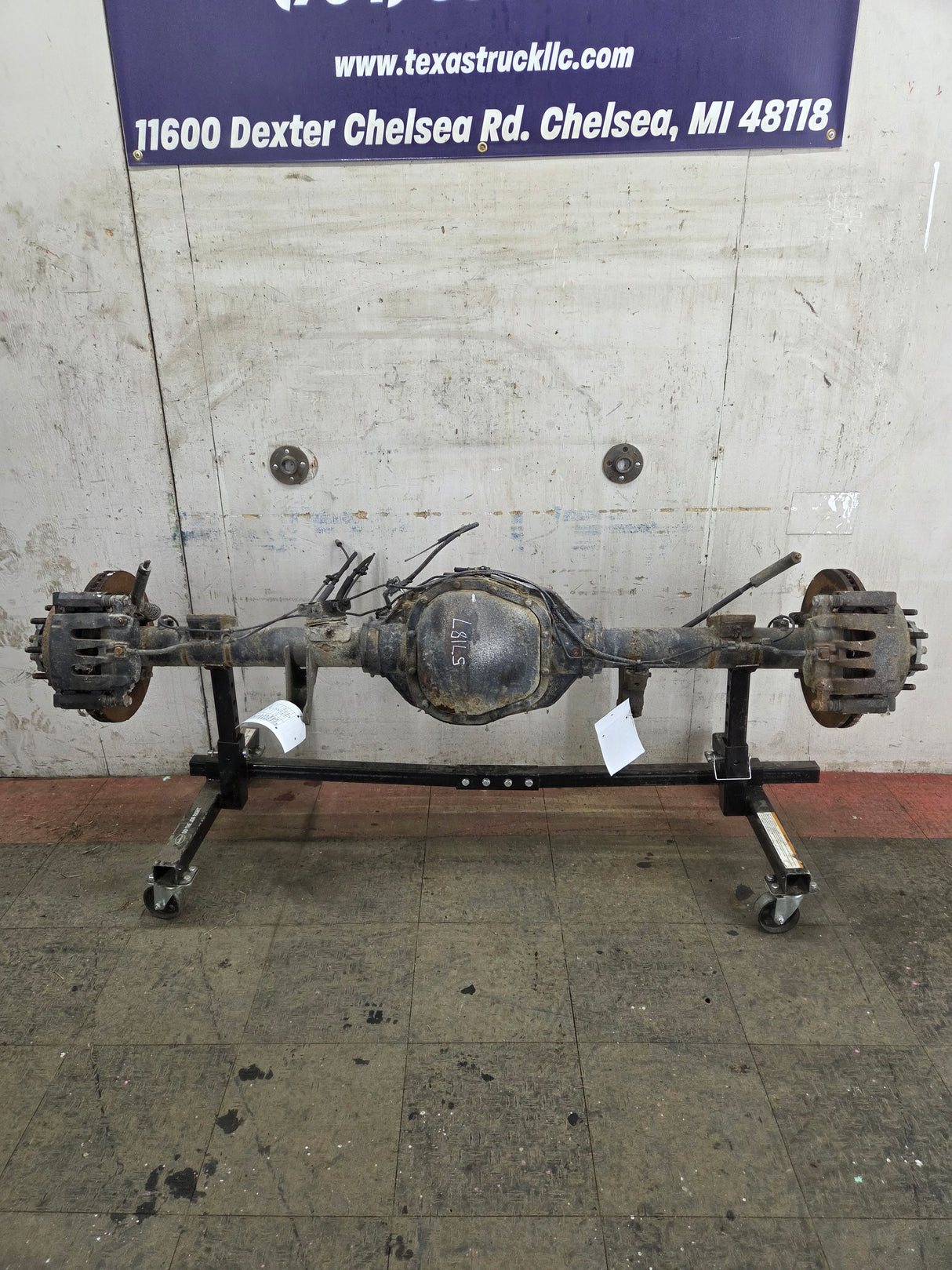 2011-2012 Ford Super Duty F250 F350 Rear Axle 3.55 Gear Ratio Electric Locking Rear End 184k miles