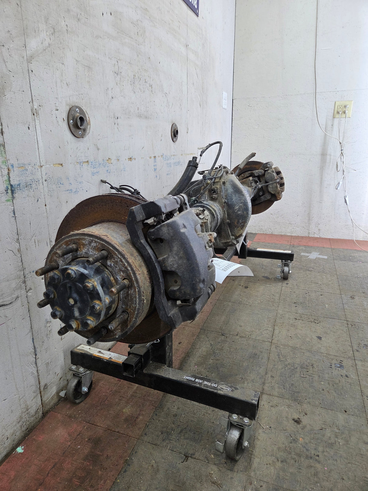 2011-2012 Ford Super Duty F250 F350 Rear Axle 3.55 Gear Ratio Electric Locking Rear End 184k miles