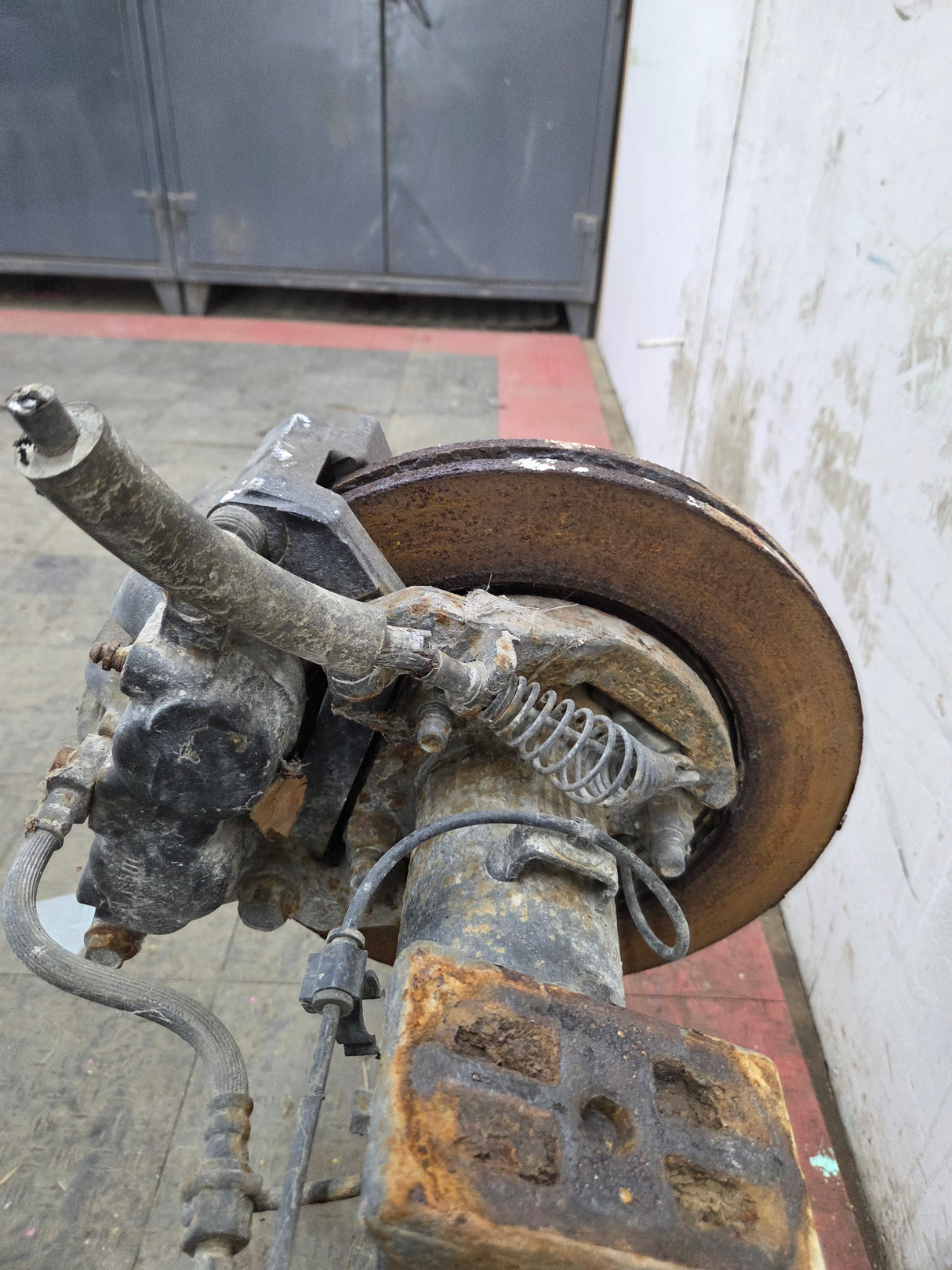 2011-2012 Ford Super Duty F250 F350 Rear Axle 3.55 Gear Ratio Electric Locking Rear End 184k miles