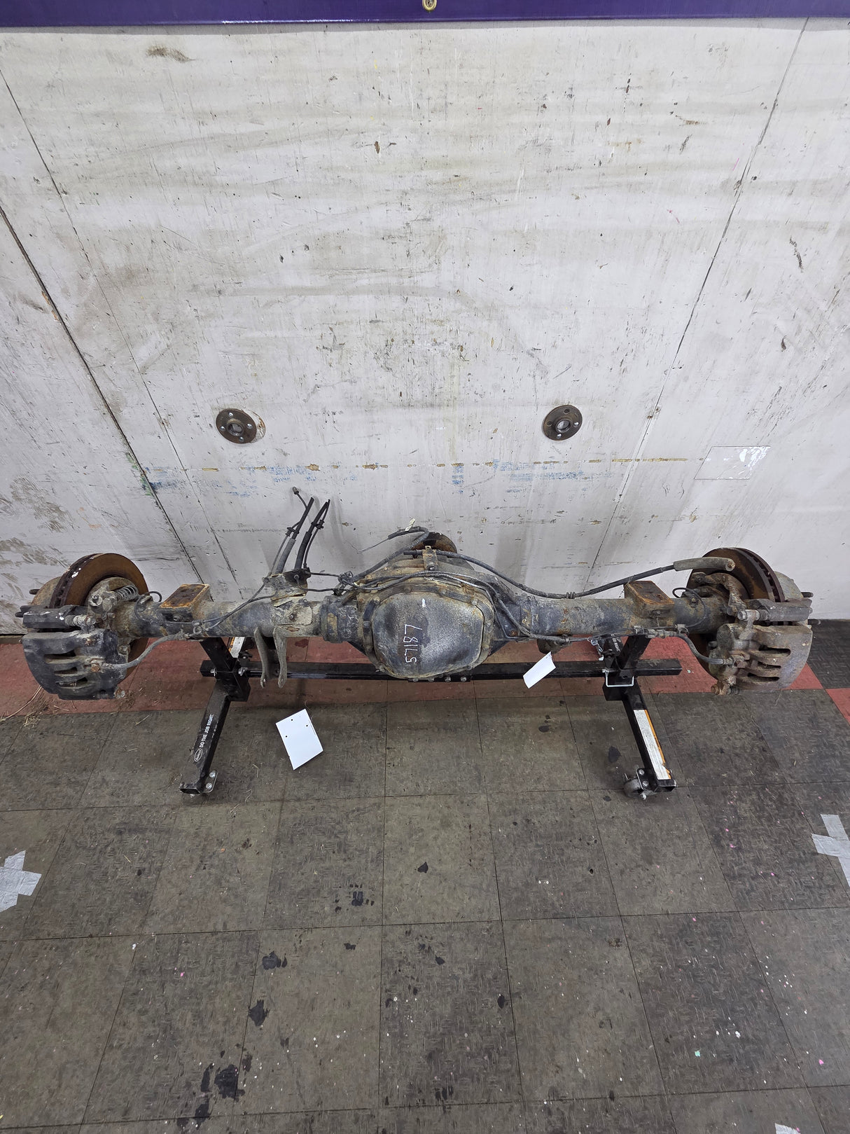 2011-2012 Ford Super Duty F250 F350 Rear Axle 3.55 Gear Ratio Electric Locking Rear End 184k miles