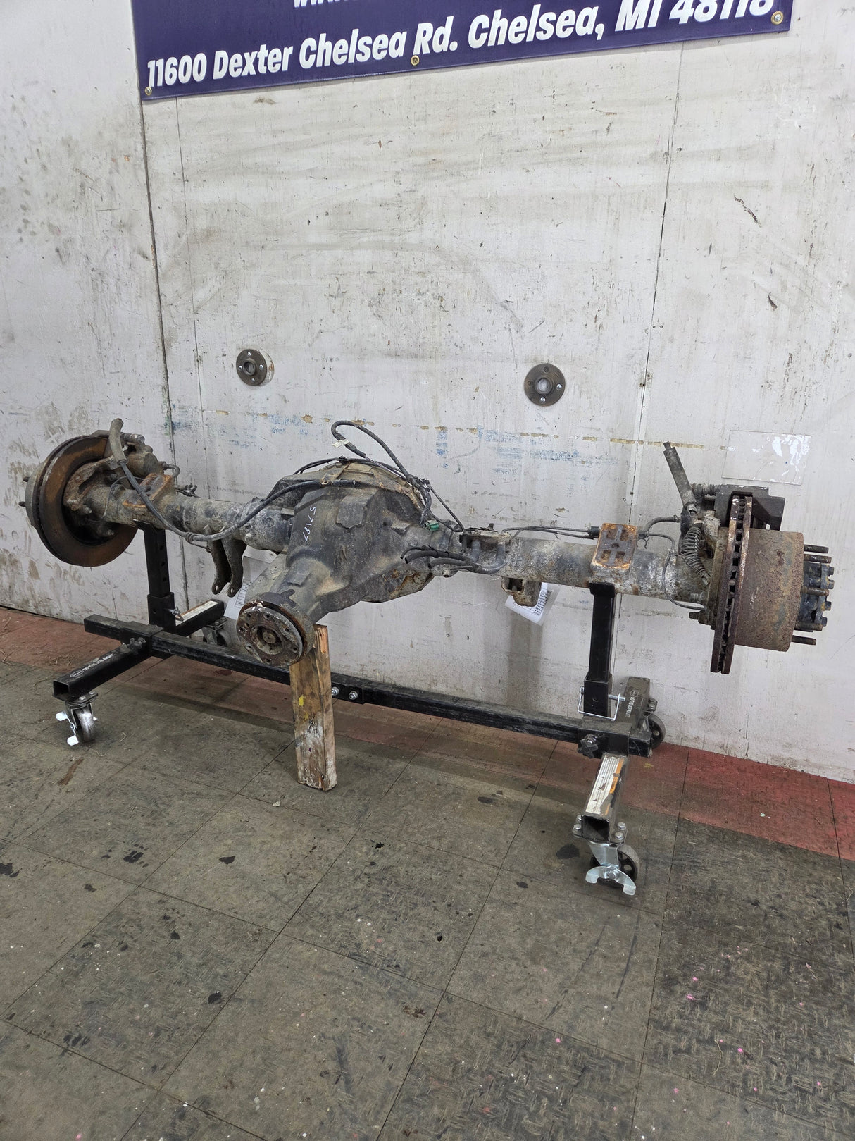 2011-2012 Ford Super Duty F250 F350 Rear Axle 3.55 Gear Ratio Electric Locking Rear End 184k miles