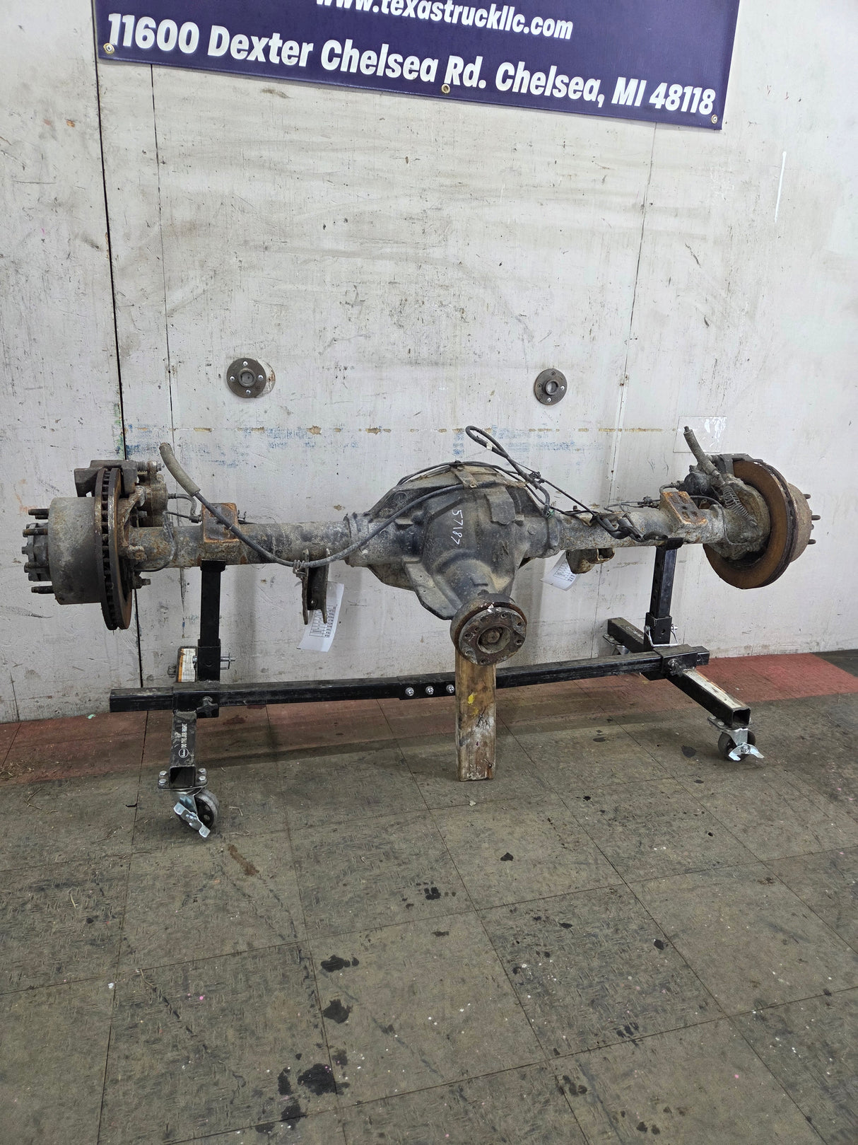 2011-2012 Ford Super Duty F250 F350 Rear Axle 3.55 Gear Ratio Electric Locking Rear End 184k miles