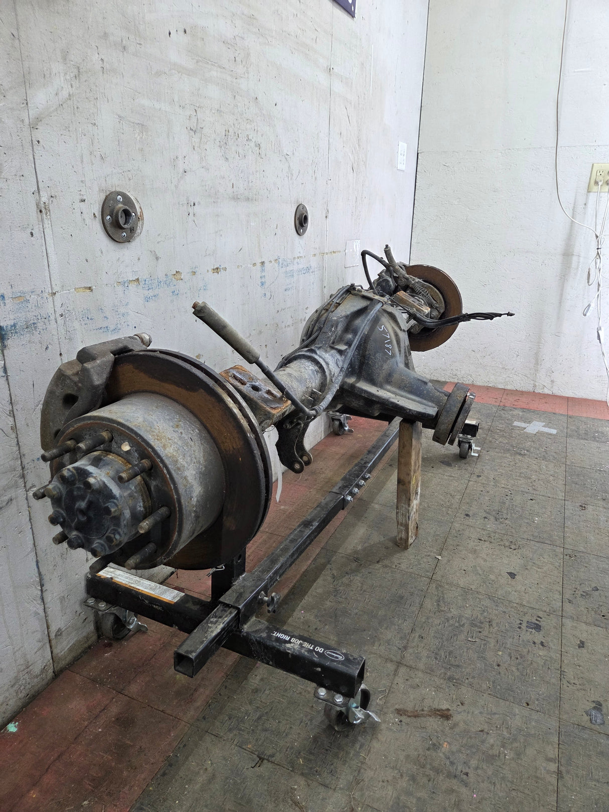2011-2012 Ford Super Duty F250 F350 Rear Axle 3.55 Gear Ratio Electric Locking Rear End 184k miles