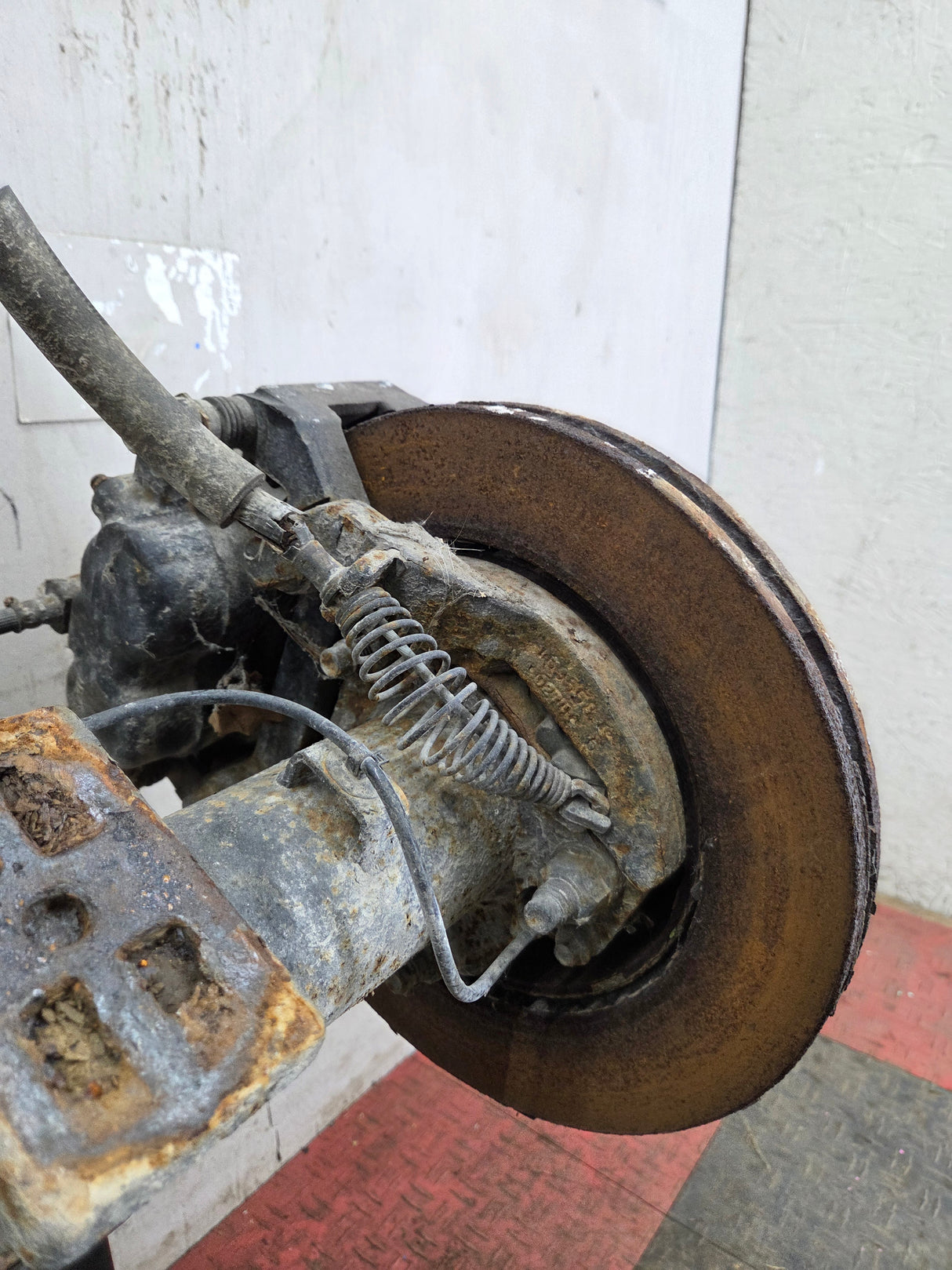 2011-2012 Ford Super Duty F250 F350 Rear Axle 3.55 Gear Ratio Electric Locking Rear End 184k miles