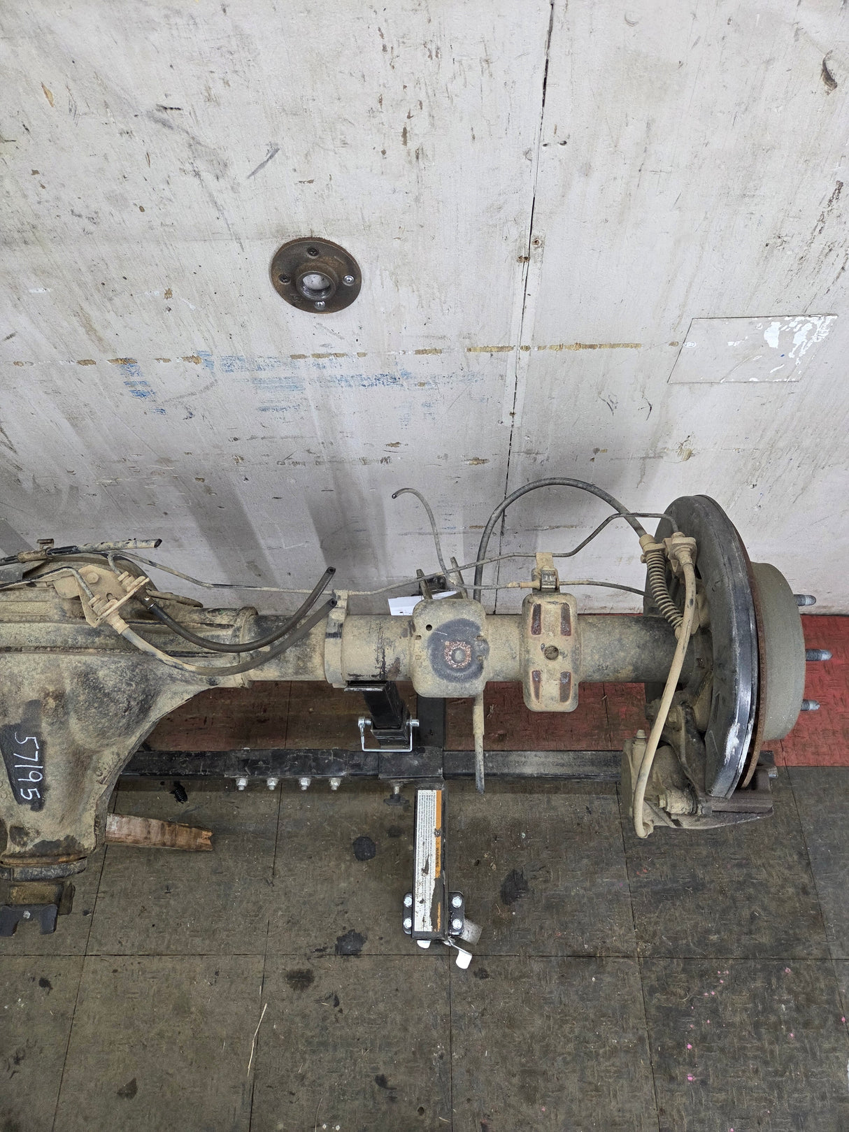 2014-2018 Chevrolet Silverado GMC Sierra 1500 Rear Axle 9.5" ring gear, 12 bolt, 3.42 ratio