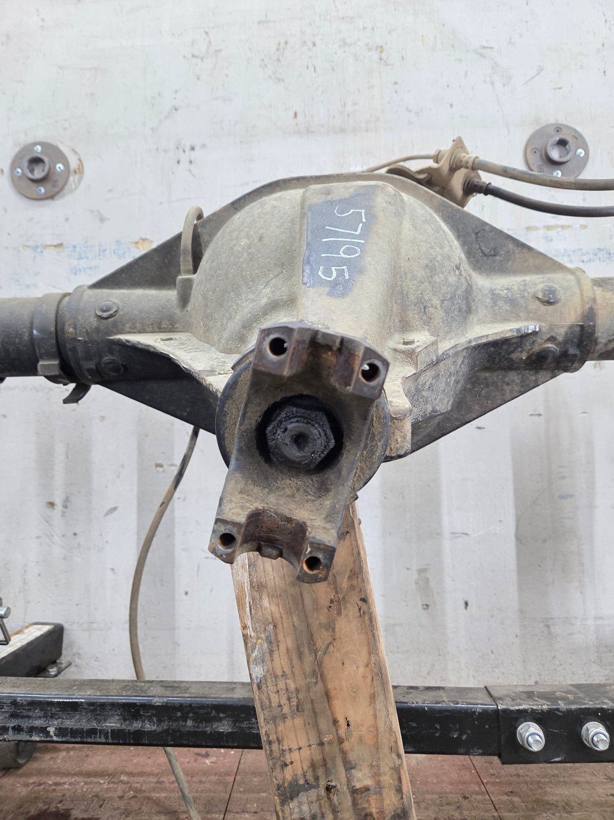 2014-2018 Chevrolet Silverado GMC Sierra 1500 Rear Axle 9.5" ring gear, 12 bolt, 3.42 ratio