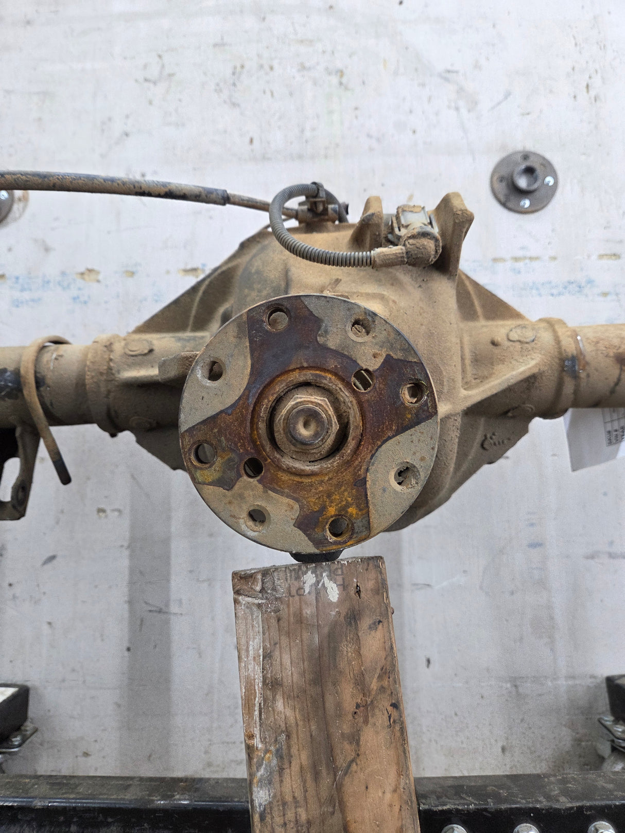 1993-1997 Ford Ranger Rear Axle 8.8" 9" 3.08 Gear ratio Drum Brake