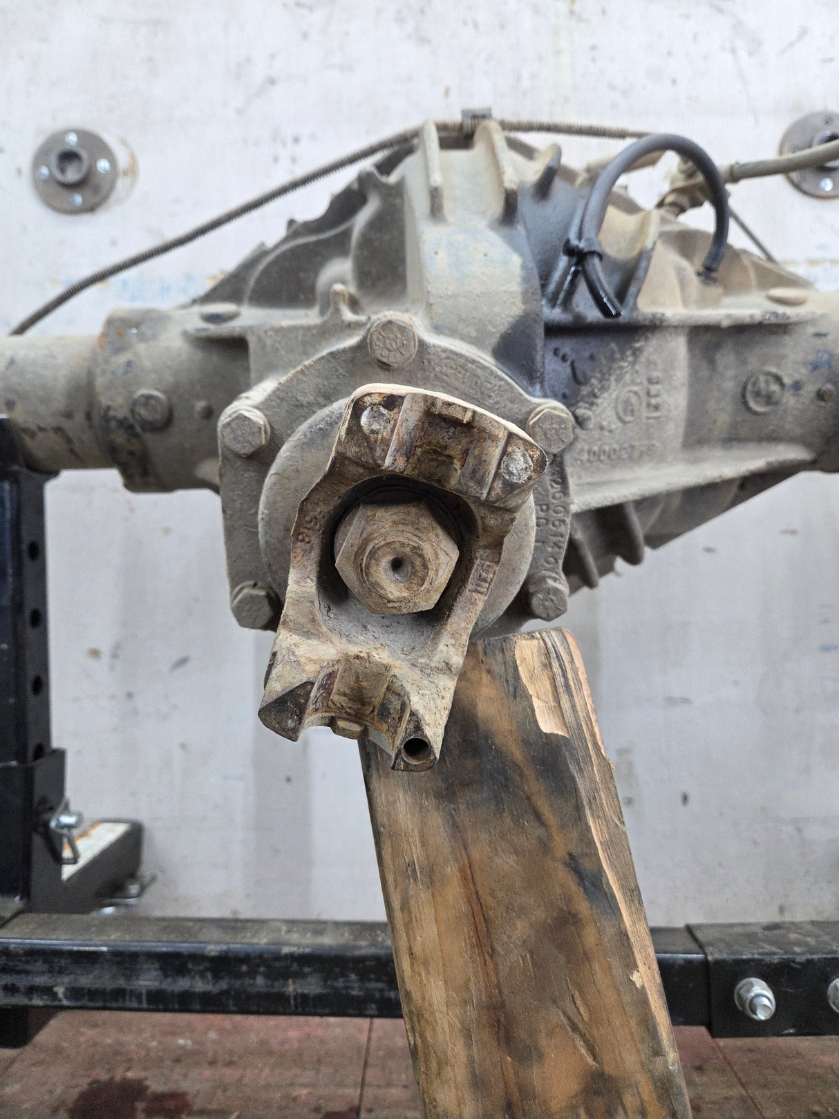 2001-2007 Chevrolet Silverado / GMC Sierra 2500 3500 HD Rear Axle 4.10 10.5"