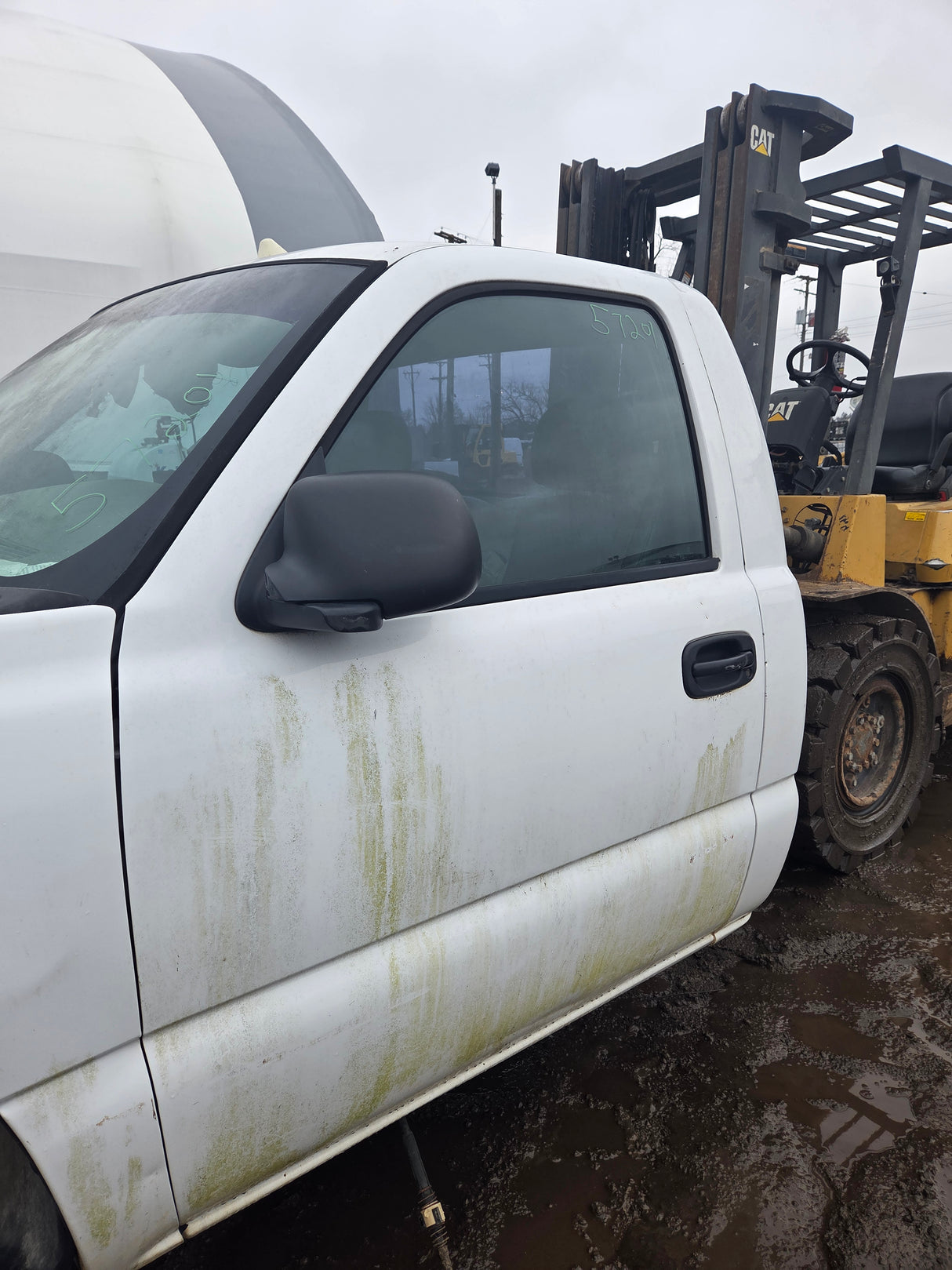1999-2007 Chevrolet Silverado / GMC Sierra 1500 2500 HD 3500HD Regular Cab Body - Summit white