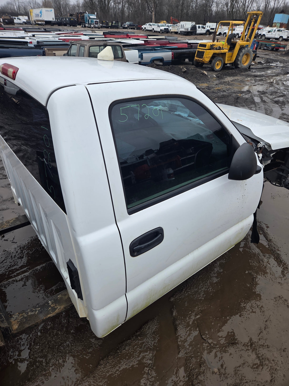 1999-2007 Chevrolet Silverado / GMC Sierra 1500 2500 HD 3500HD Regular Cab Body - Summit white