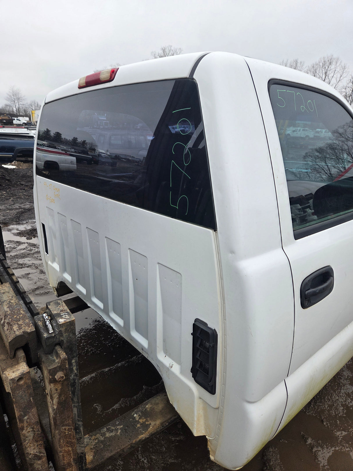 1999-2007 Chevrolet Silverado / GMC Sierra 1500 2500 HD 3500HD Regular Cab Body - Summit white