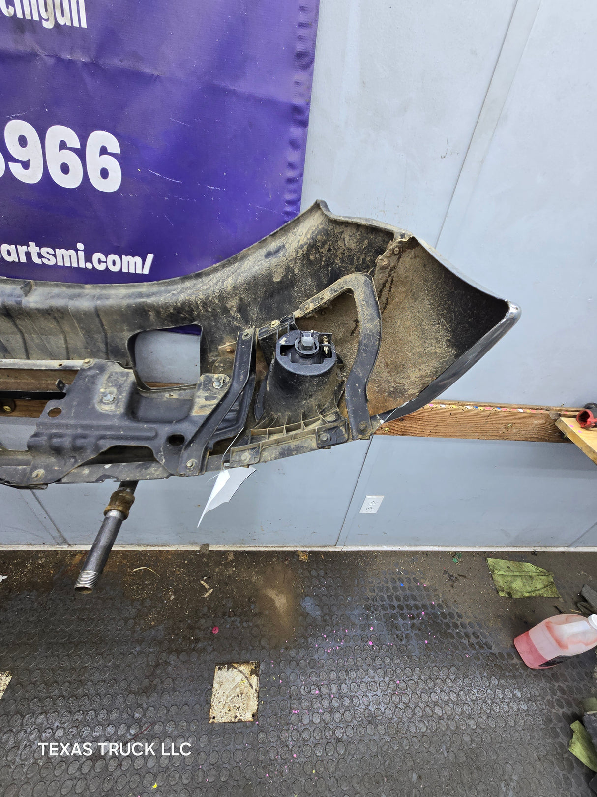 2009-2014 Ford F150 Front Bumper With Fog Light Holes