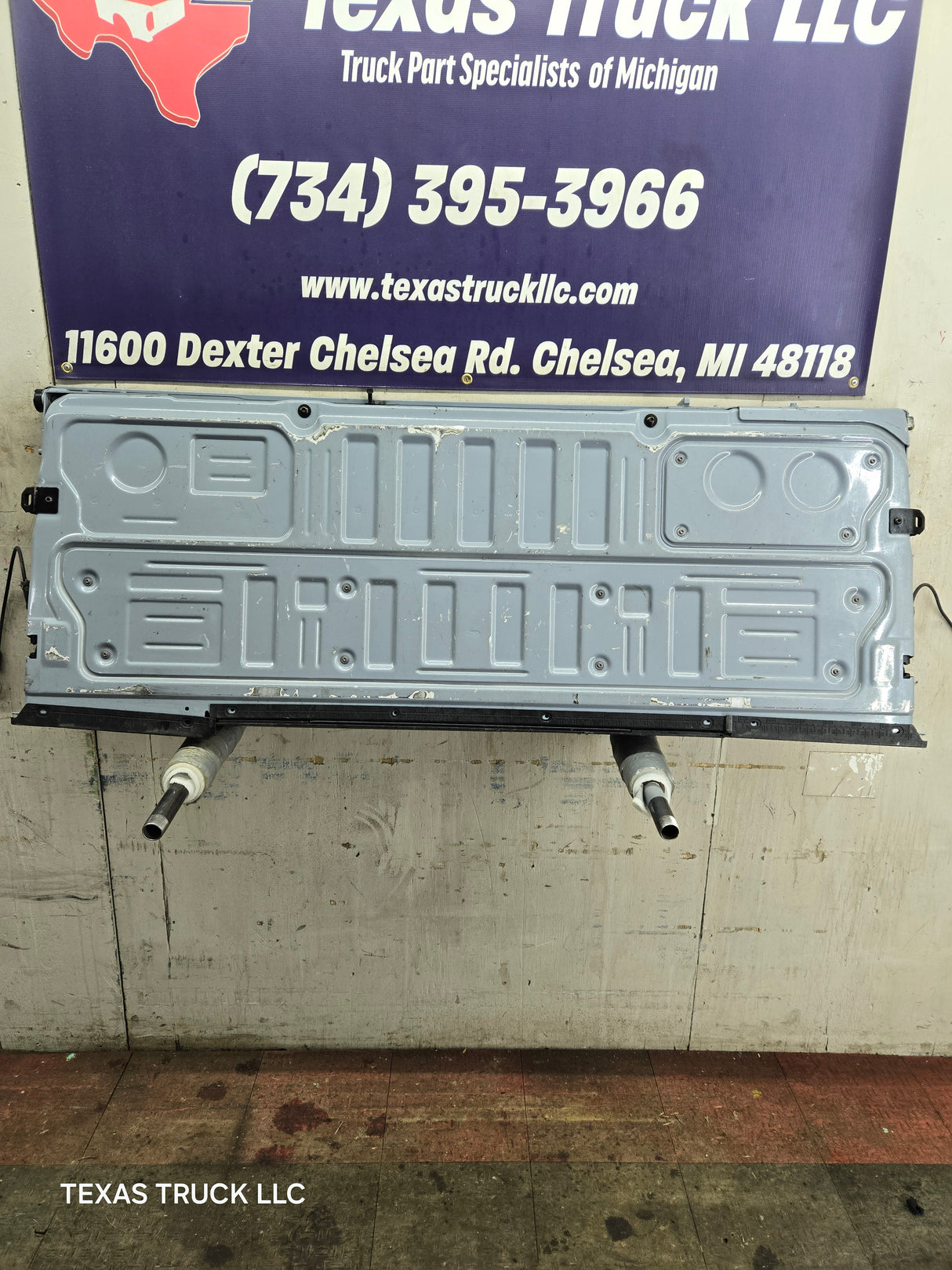 2023-2026 Ford F250 F350 F450 F550 Super Duty PLATINUM Tailgate W/Step