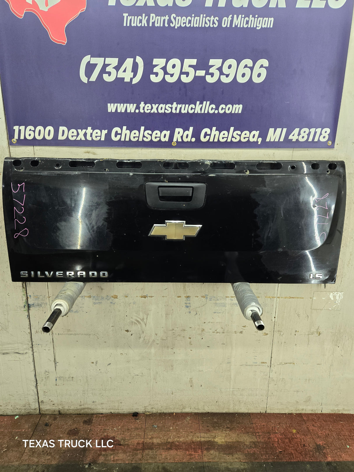 2007-2013 Chevrolet Silverado / GMC Sierra 1500 2500 3500 HD Tailgate