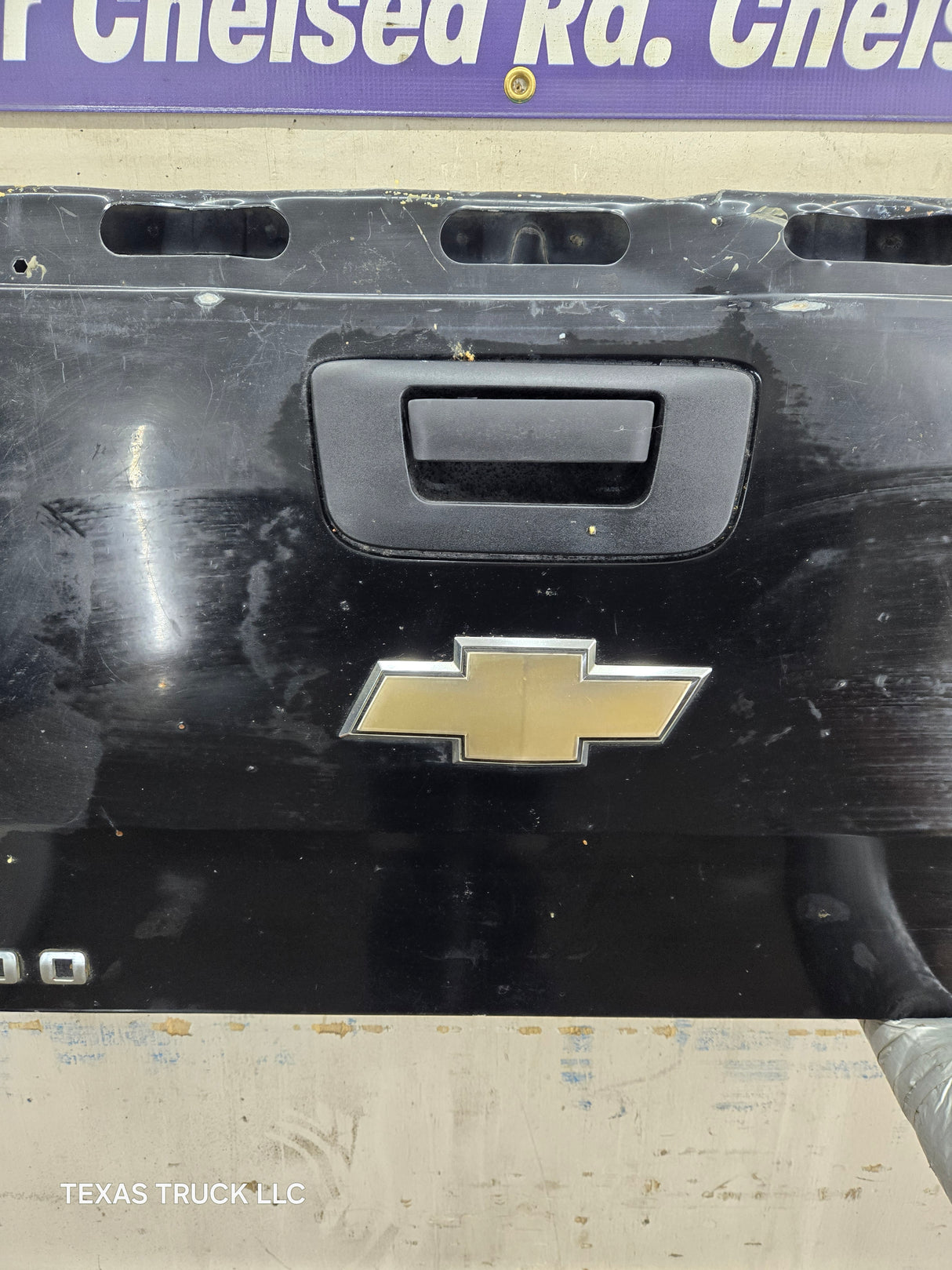 2007-2013 Chevrolet Silverado / GMC Sierra 1500 2500 3500 HD Tailgate
