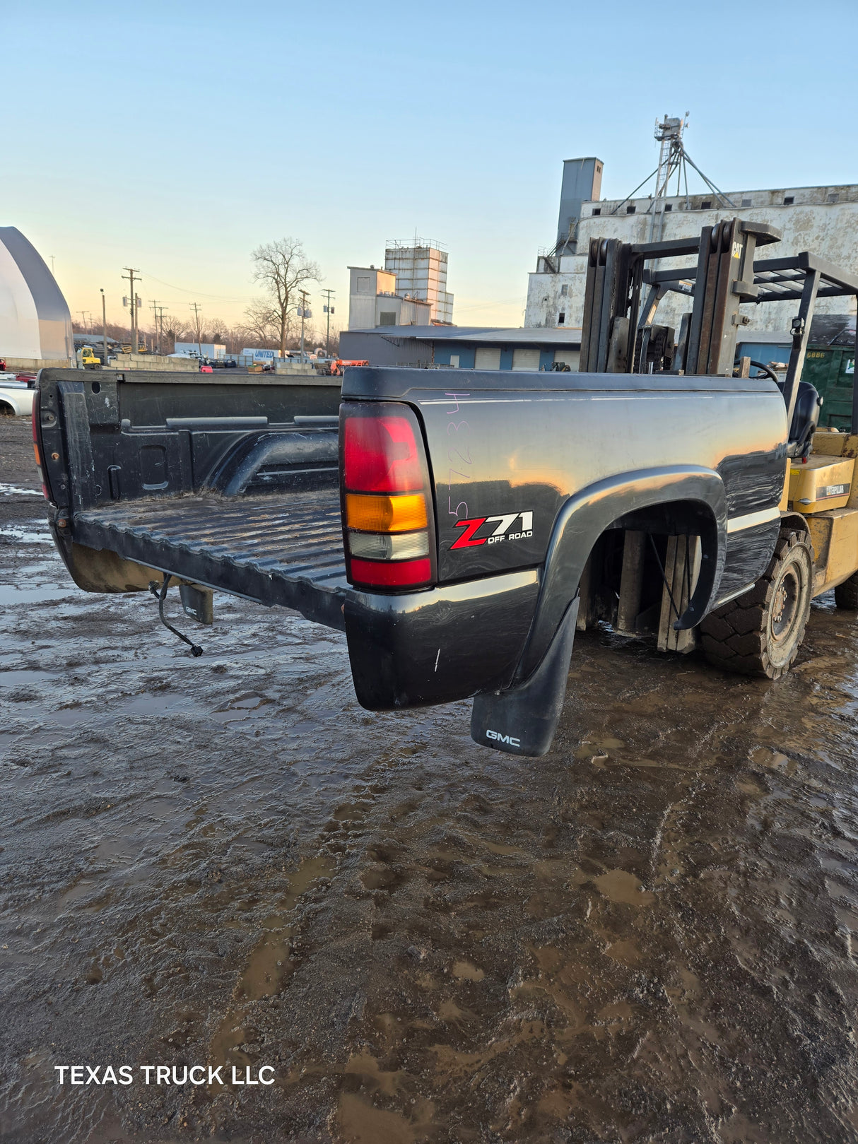 1999-2007 Chevrolet Silverado / GMC Sierra 6' 6" Short Truck Bed