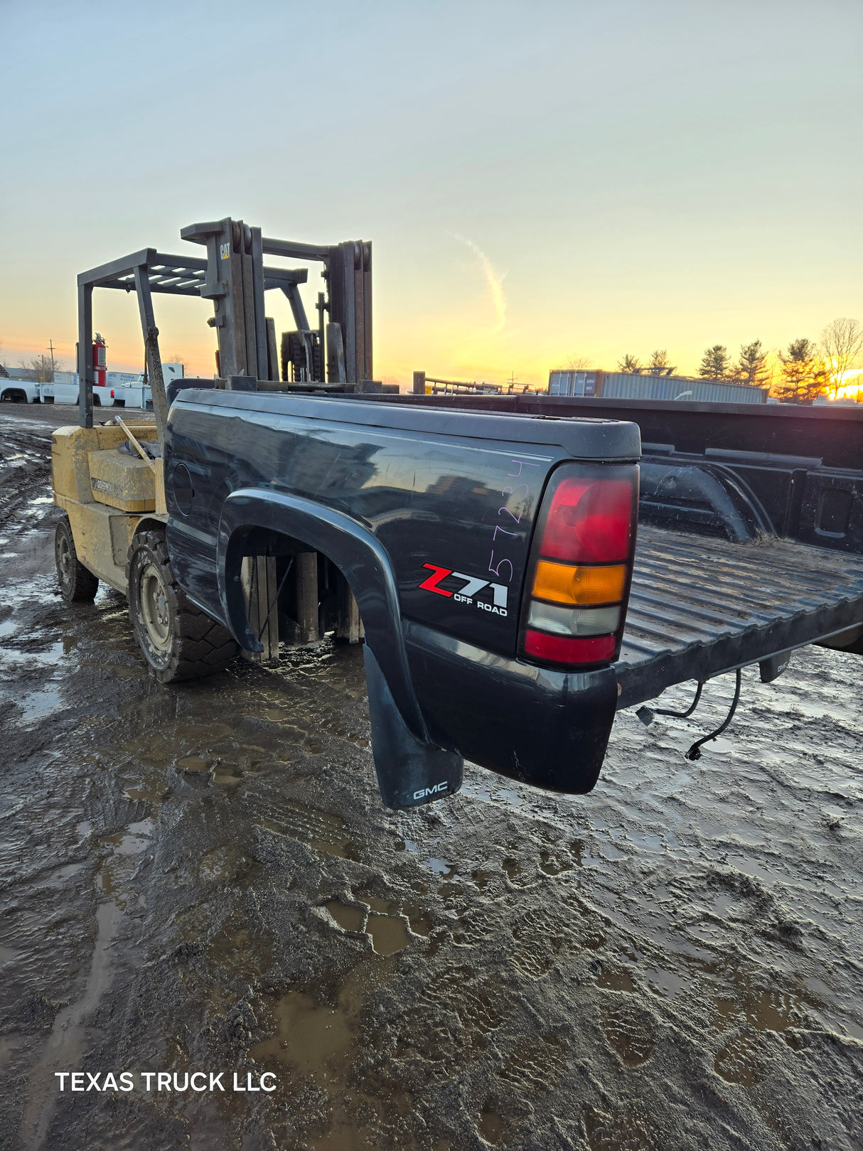 1999-2007 Chevrolet Silverado / GMC Sierra 6' 6" Short Truck Bed