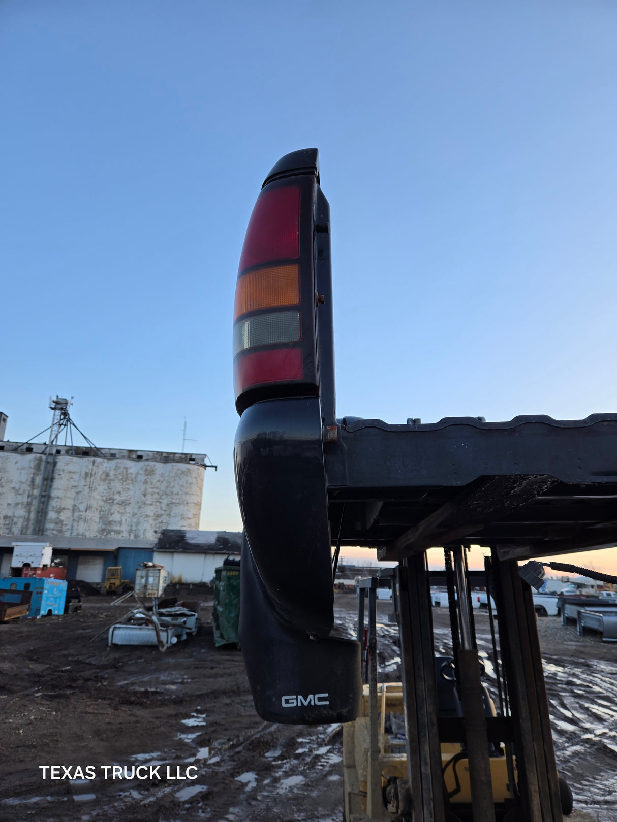 1999-2007 Chevrolet Silverado / GMC Sierra 6' 6" Short Truck Bed