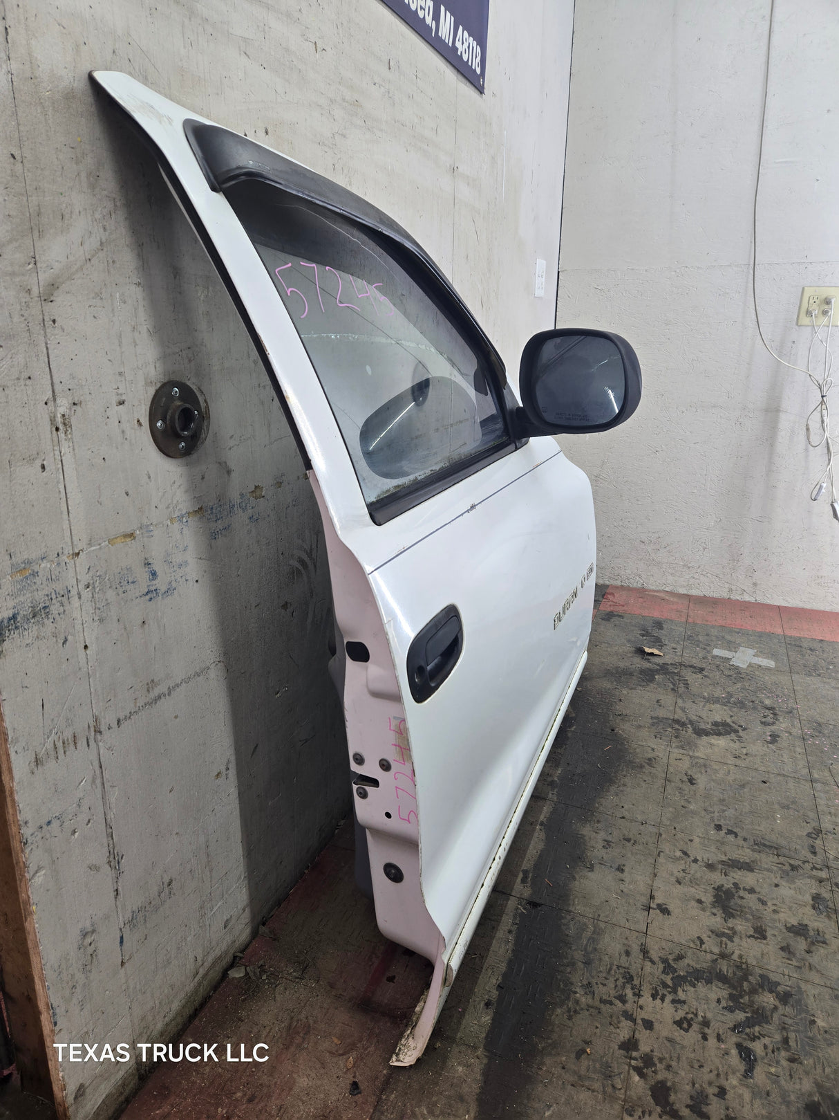 1998-2003 Dodge Durango 1st Gen RH Passenger Side Front Door