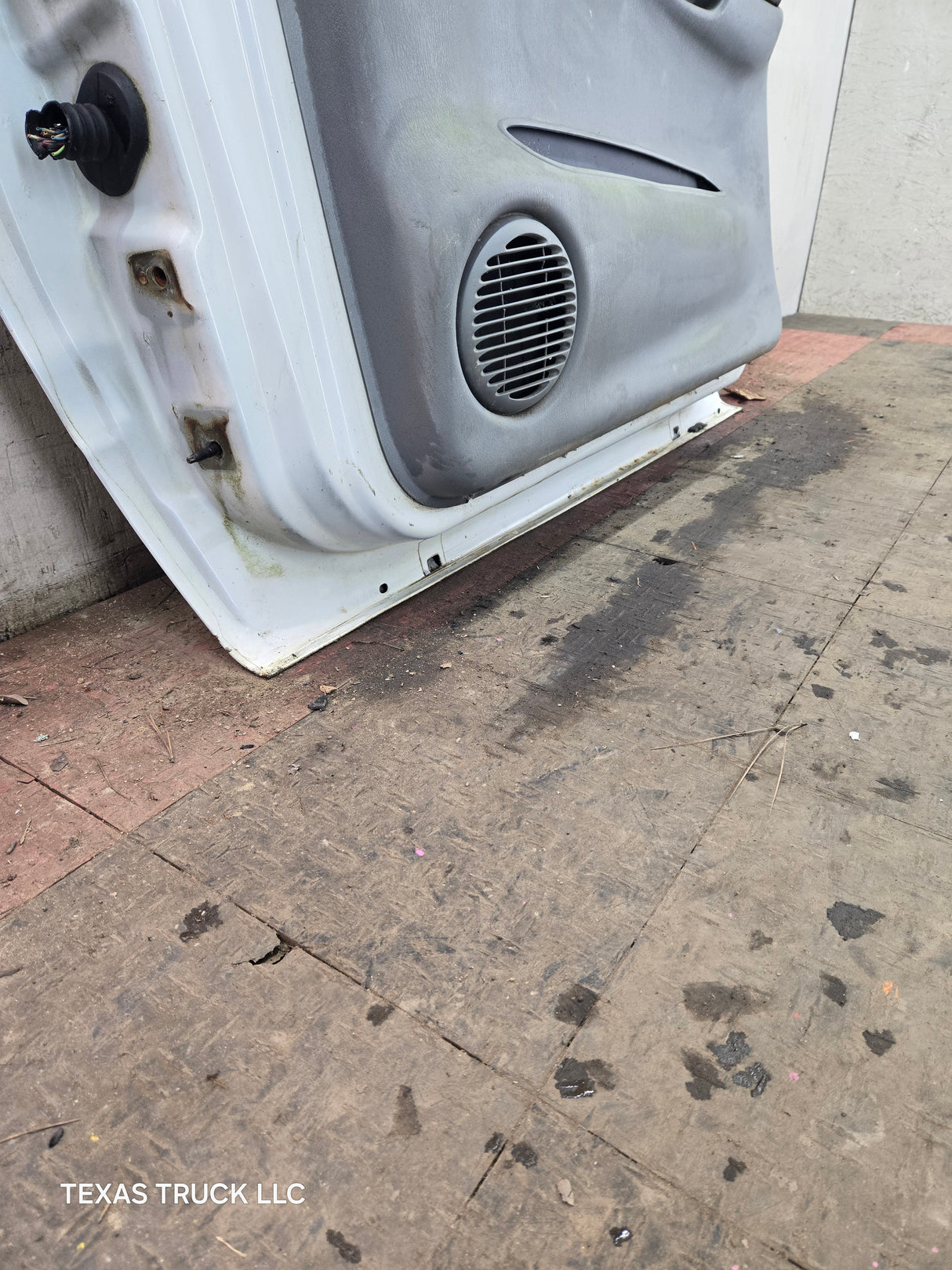 1998-2003 Dodge Durango 1st Gen RH Passenger Side Front Door