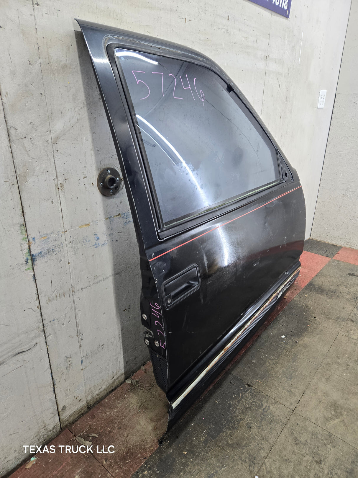 1988-2000 Chevrolet Silverado Suburban GMC Sierra RH Front Passenger Door
