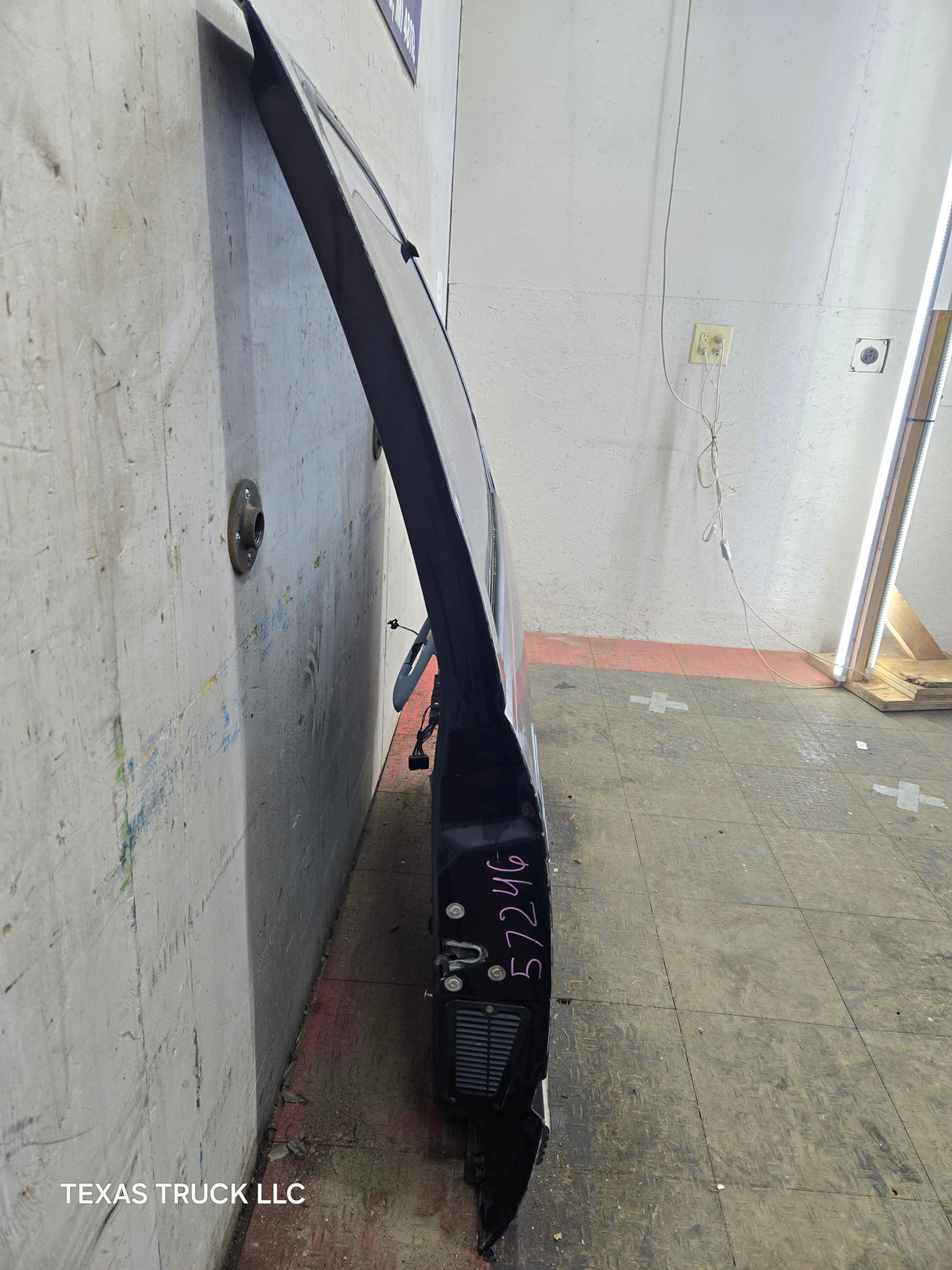 1988-2000 Chevrolet Silverado Suburban GMC Sierra RH Front Passenger Door