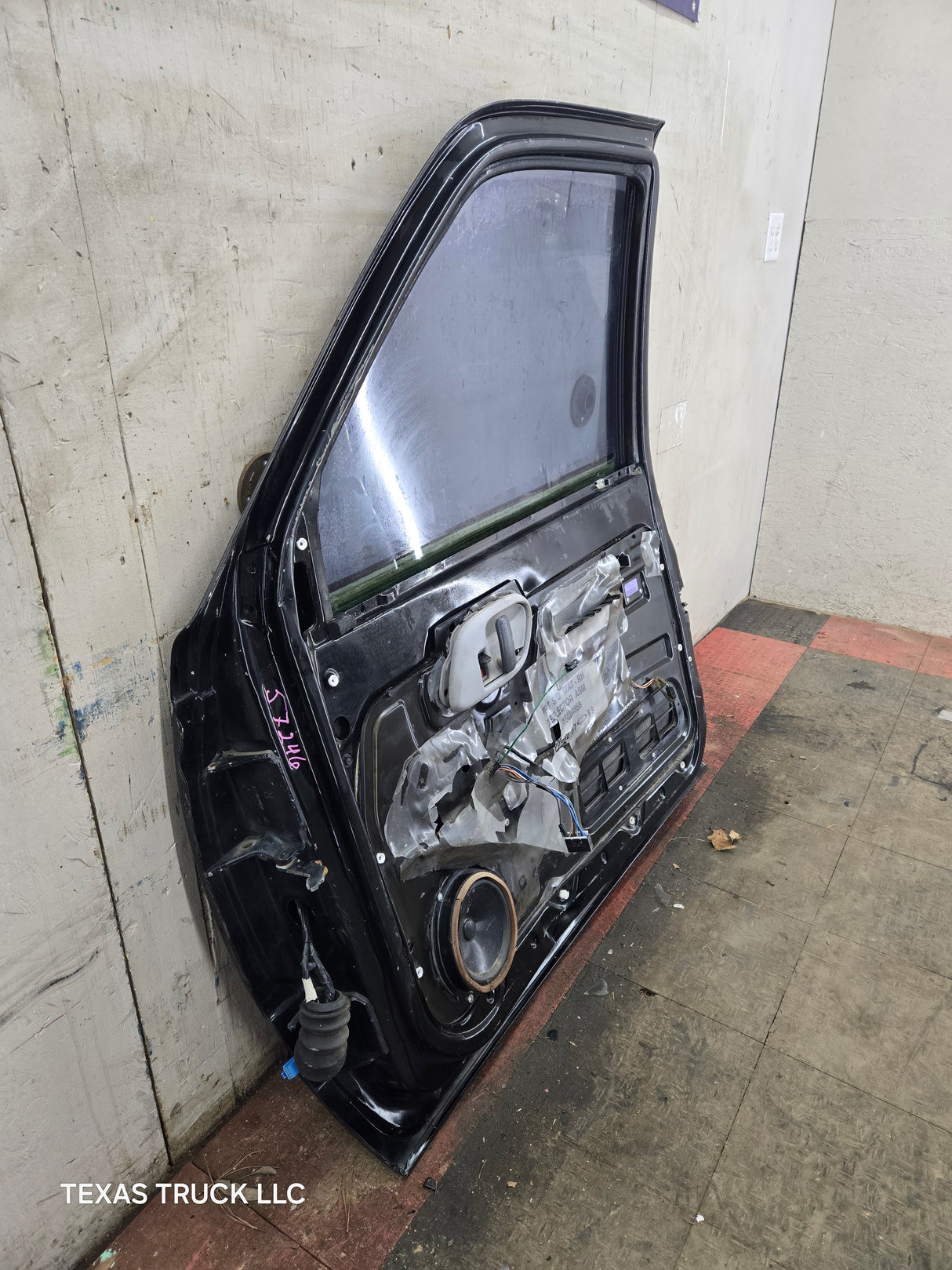 1988-2000 Chevrolet Silverado Suburban GMC Sierra RH Front Passenger Door