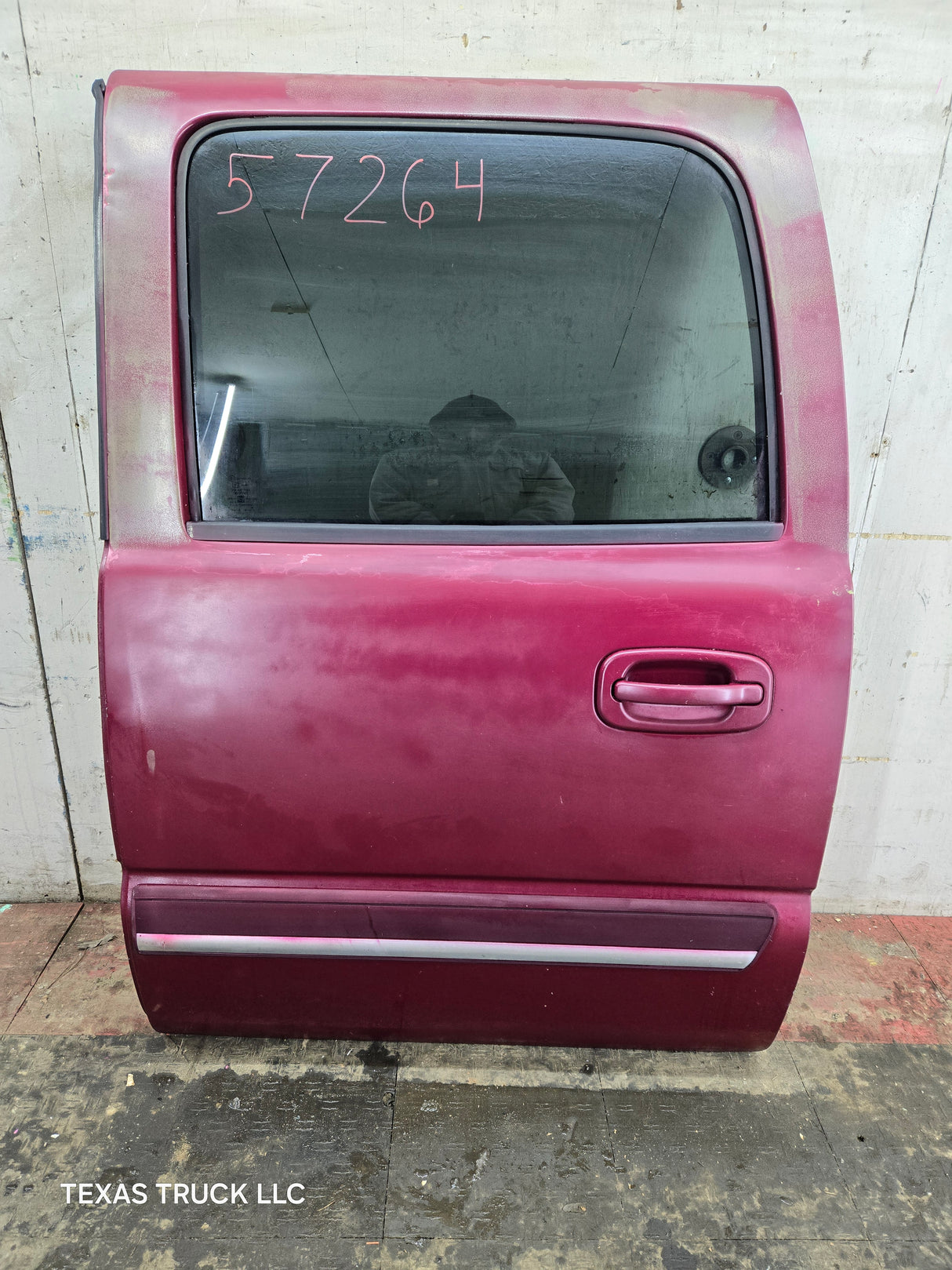 1999-2007 Chevrolet Silverado / GMC Sierra 1500 2500 3500 HD Driver side LH Crew Cab rear door