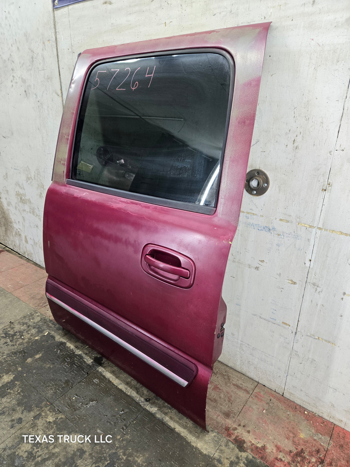 1999-2007 Chevrolet Silverado / GMC Sierra 1500 2500 3500 HD Driver side LH Crew Cab rear door