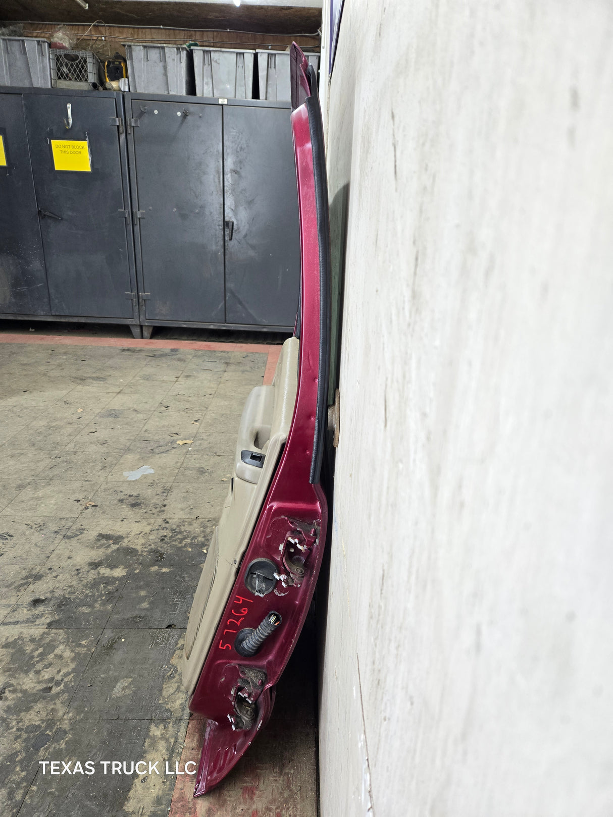 1999-2007 Chevrolet Silverado / GMC Sierra 1500 2500 3500 HD Driver side LH Crew Cab rear door
