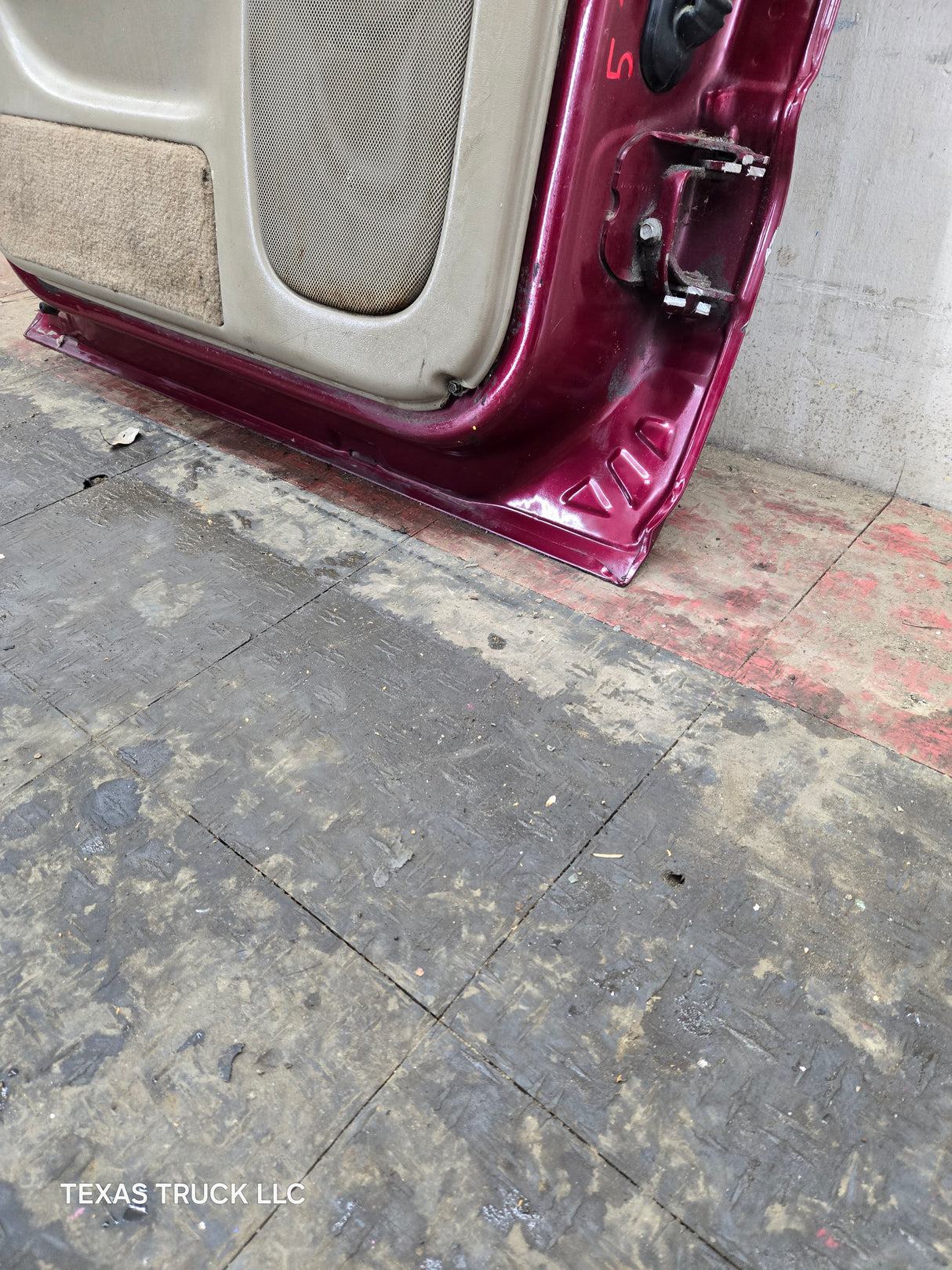 1999-2007 Chevrolet Silverado / GMC Sierra 1500 2500 3500 HD Driver side LH Crew Cab rear door