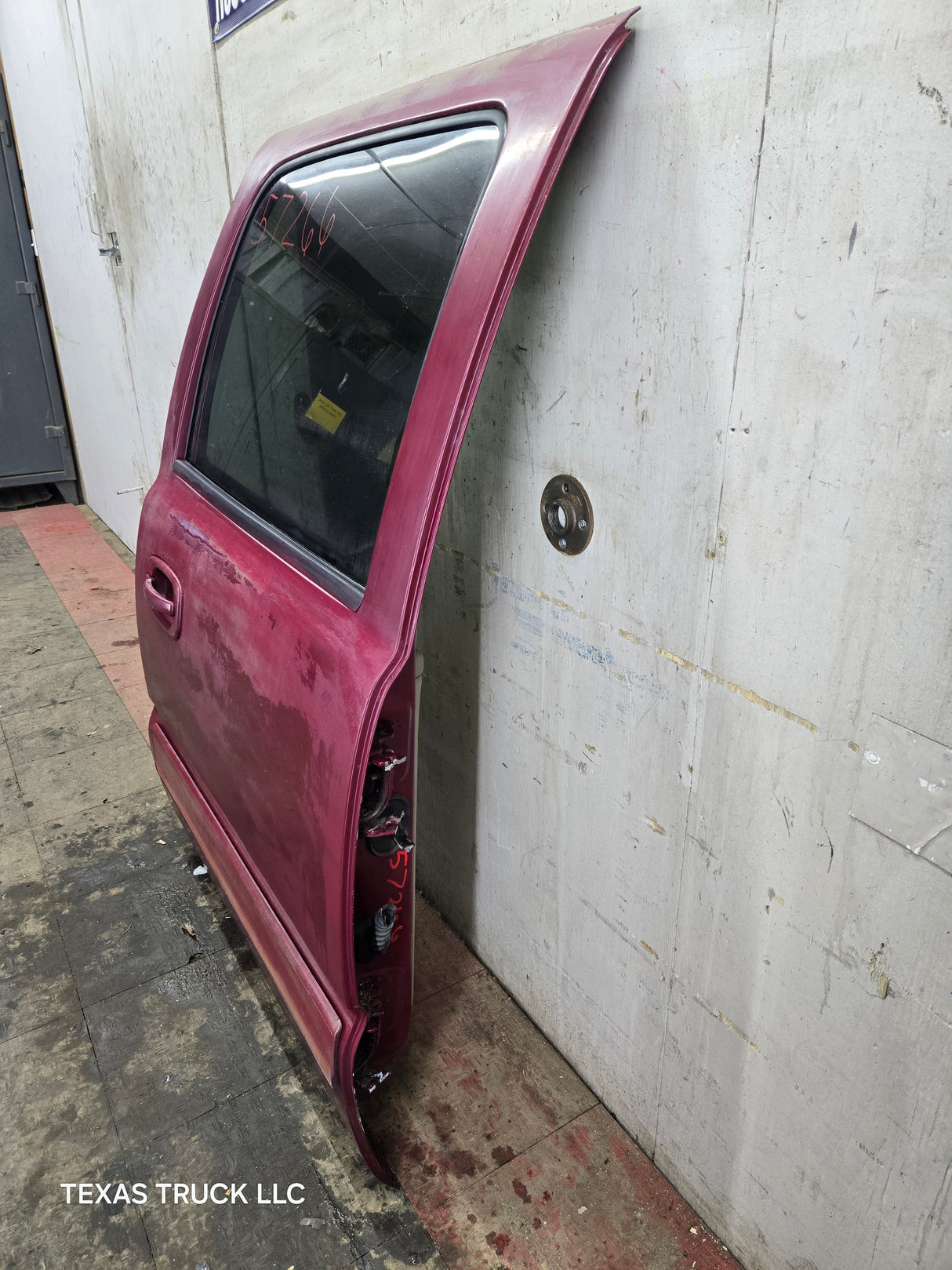 1999-2006 Chevrolet Silverado / GMC Sierra 1500 2500 3500 HD Passenger side Crew Cab rear door RH