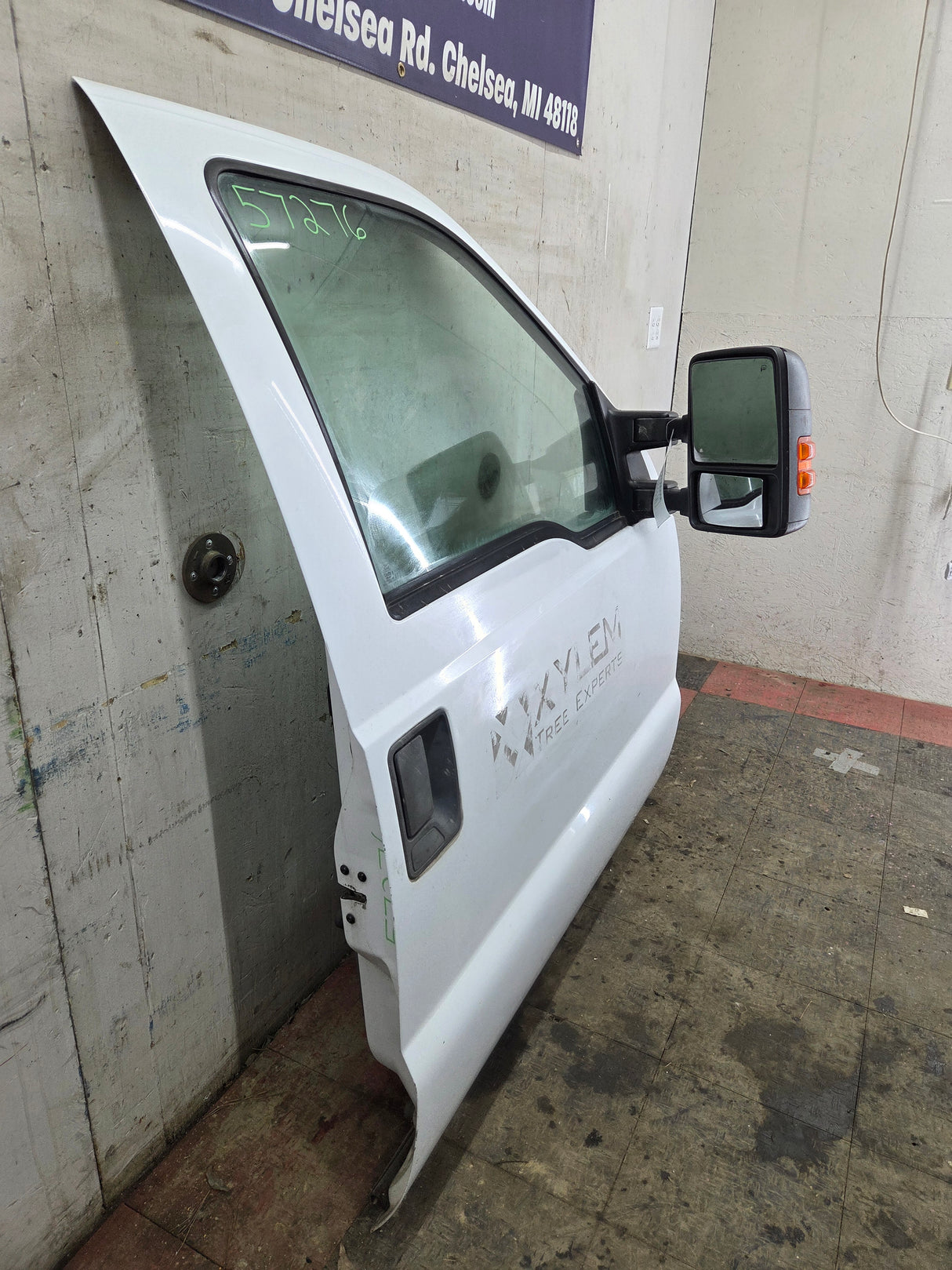 2012-2016 Ford Super Duty Passenger Side Front Door RH F250 F350 F450 F550 - Oxford White