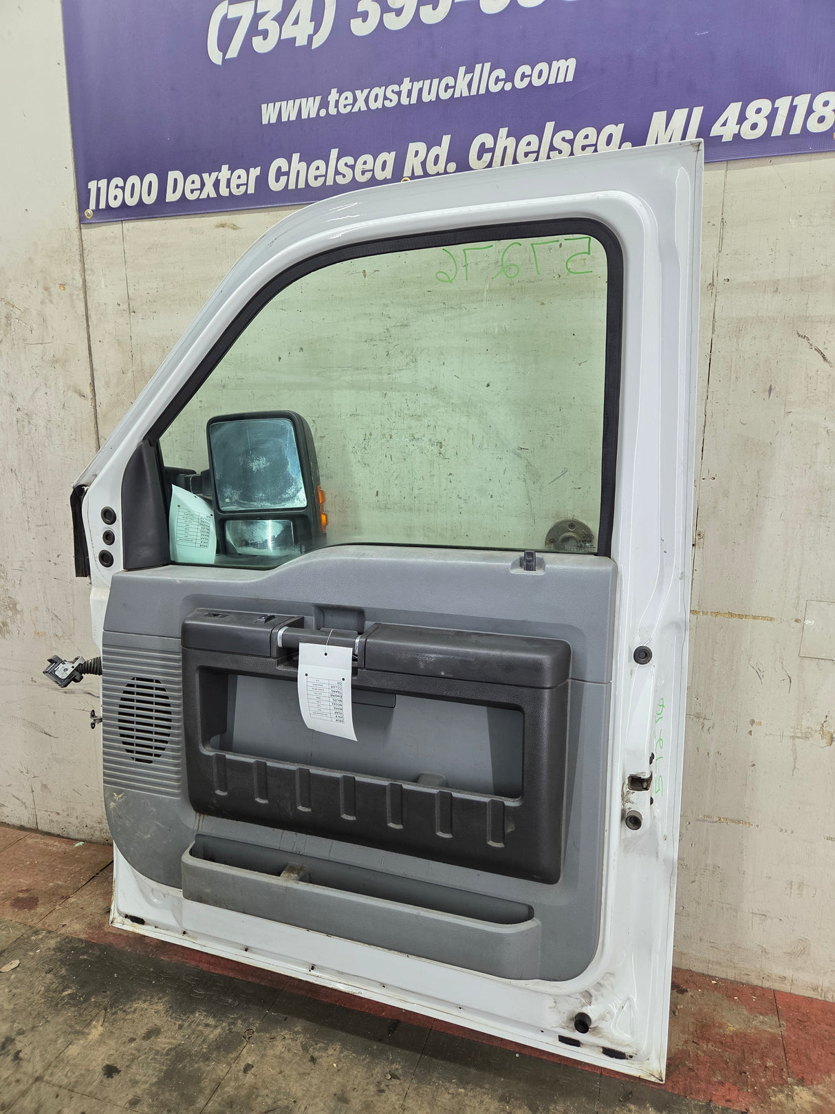 2012-2016 Ford Super Duty Passenger Side Front Door RH F250 F350 F450 F550 - Oxford White