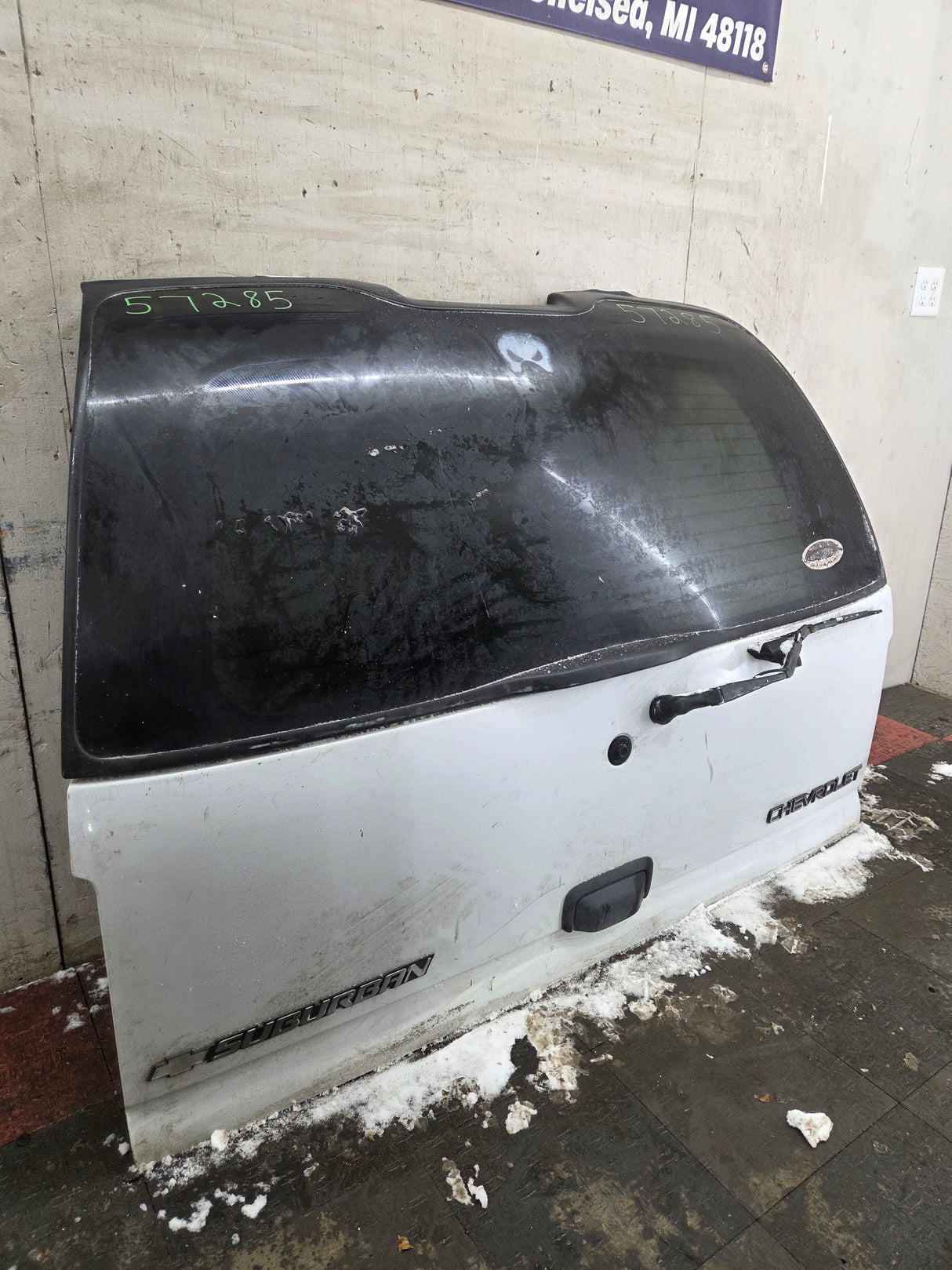 2001-2005 Chevrolet Suburban Tahoe 1500 Rear Hatch Trunk Lid