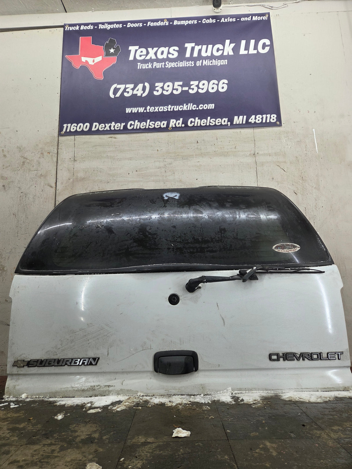 2001-2005 Chevrolet Suburban Tahoe 1500 Rear Hatch Trunk Lid