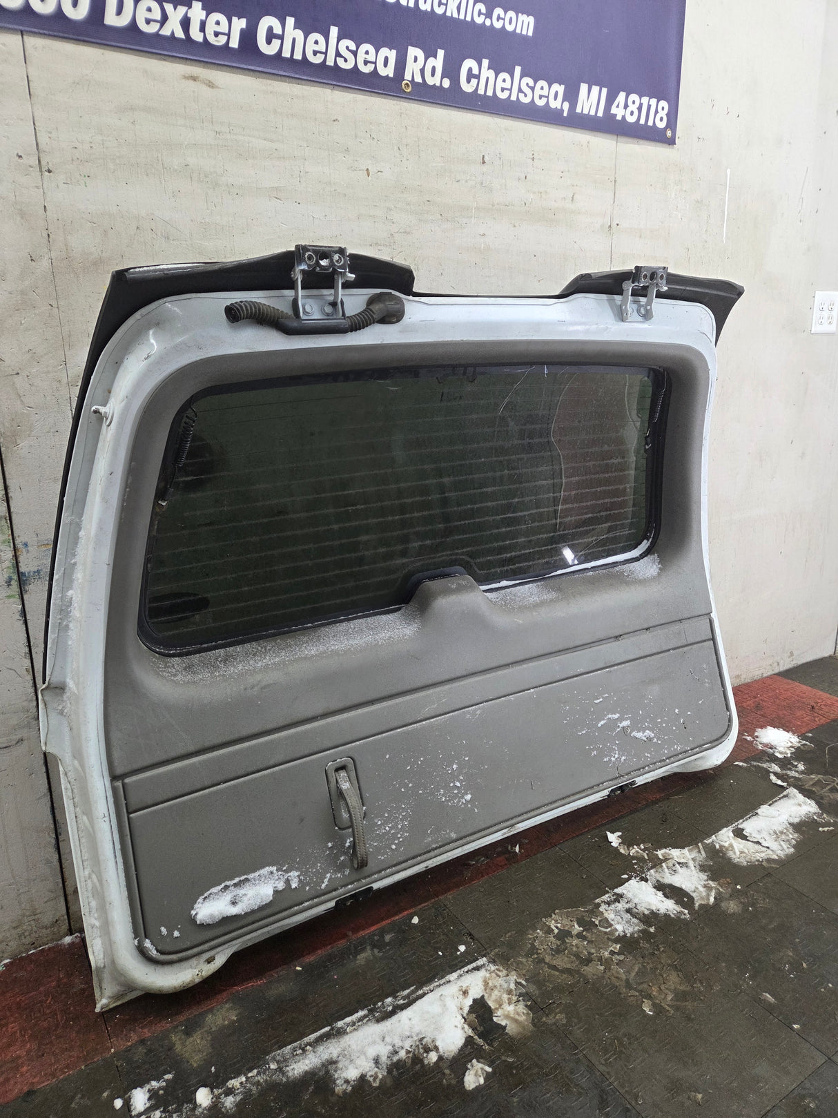 2001-2005 Chevrolet Suburban Tahoe 1500 Rear Hatch Trunk Lid
