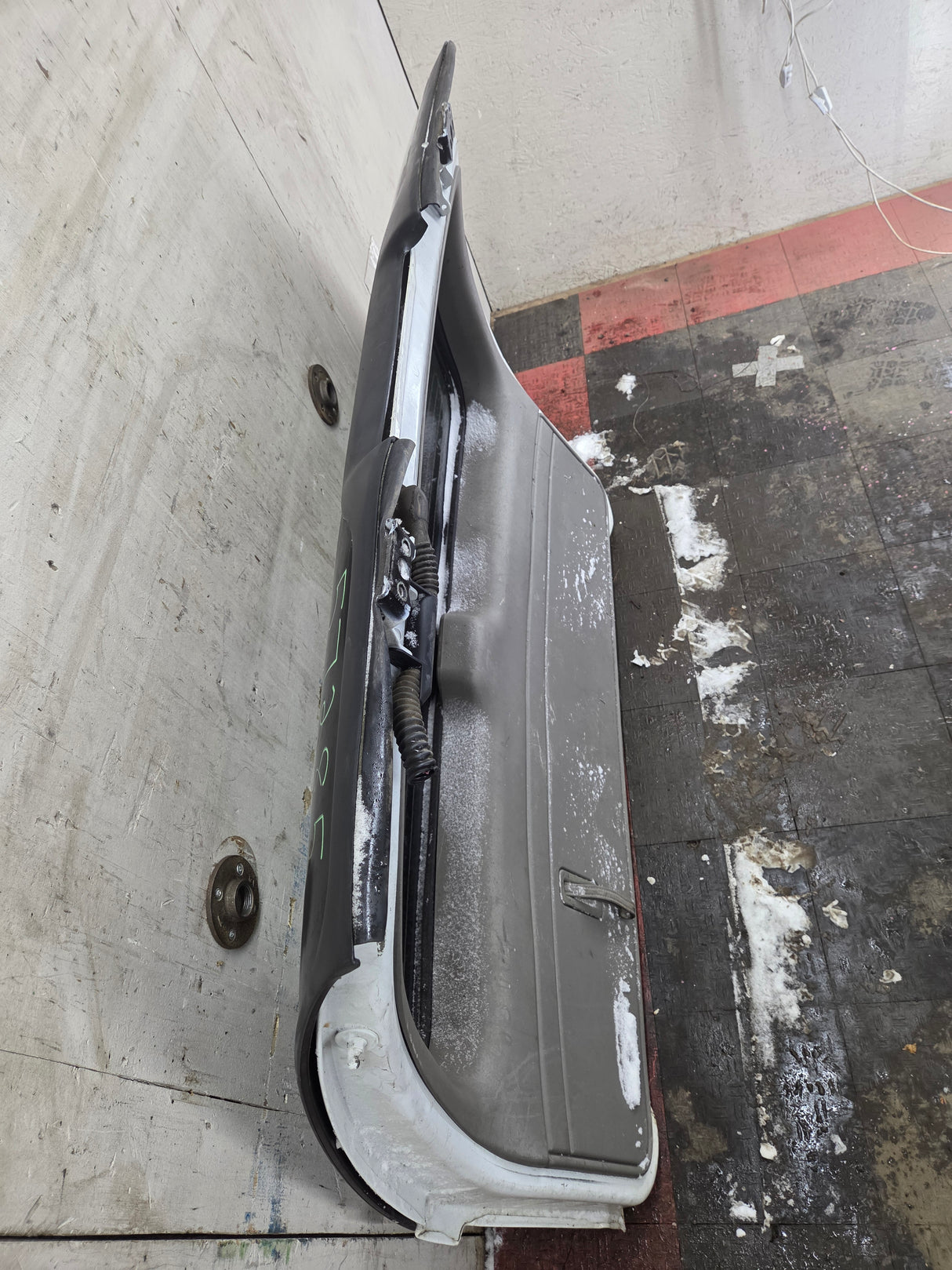 2001-2005 Chevrolet Suburban Tahoe 1500 Rear Hatch Trunk Lid
