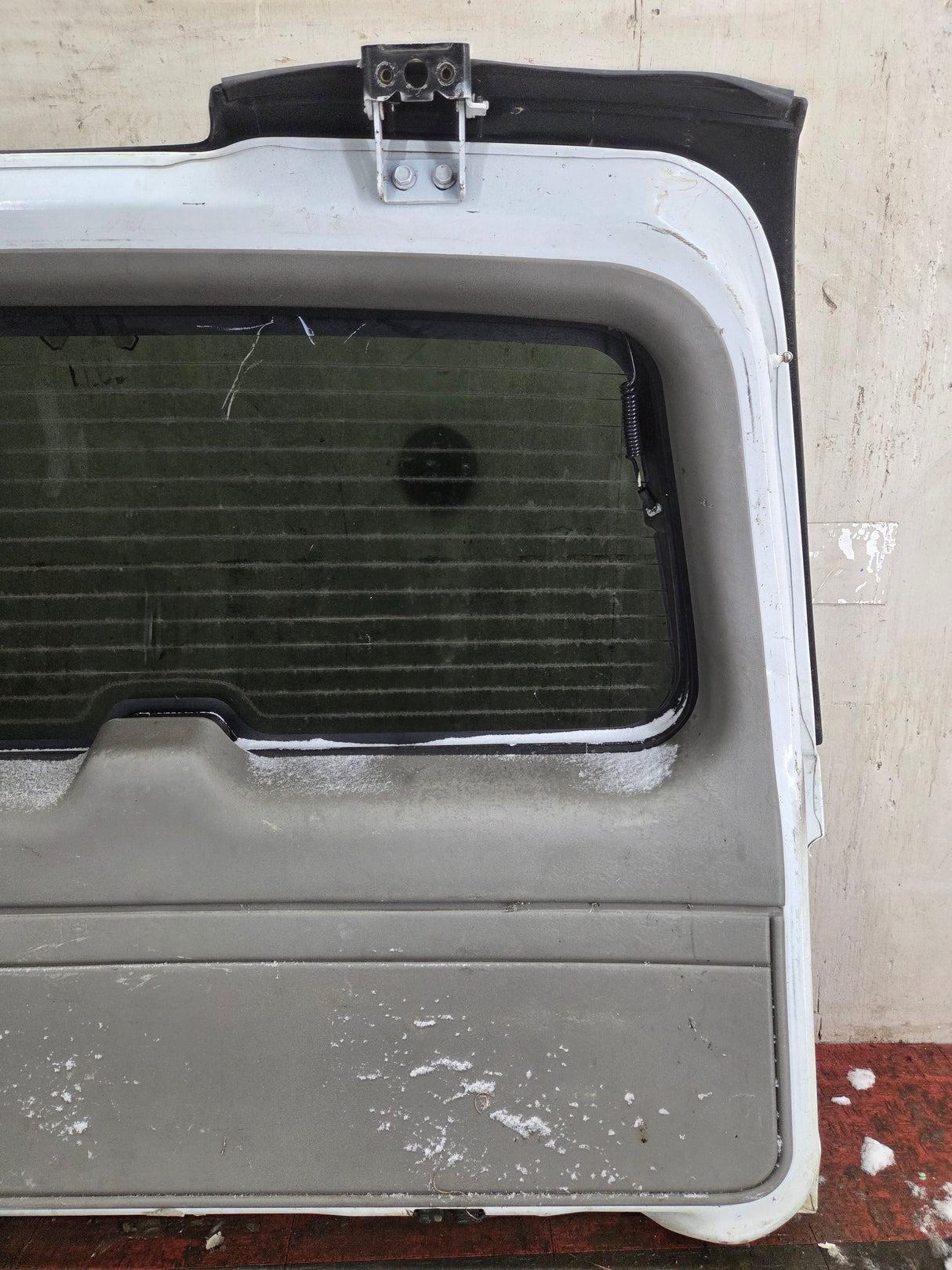 2001-2005 Chevrolet Suburban Tahoe 1500 Rear Hatch Trunk Lid