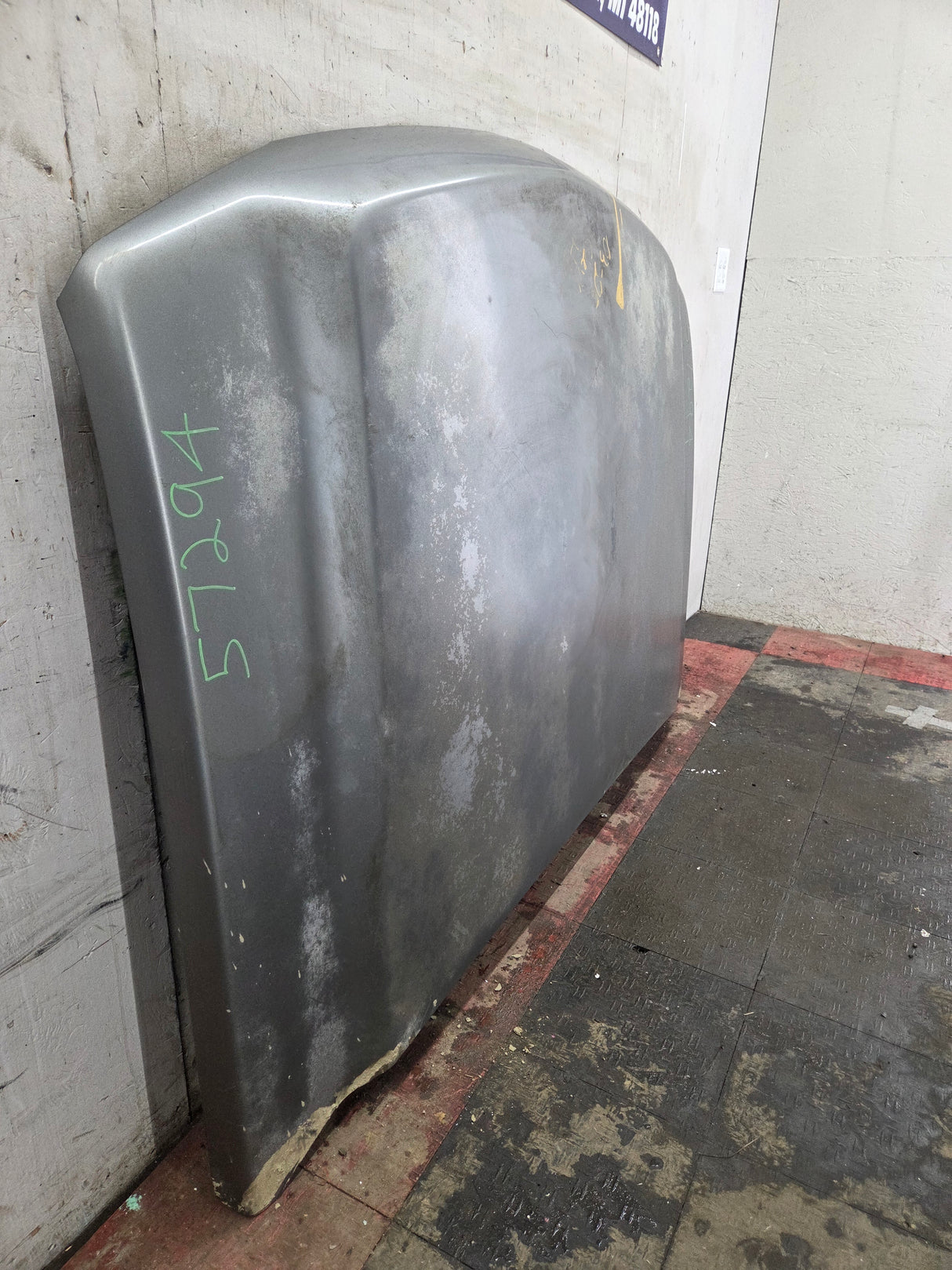 2003-2006 Chevrolet Silverado 2500 3500 Cateye HD Hood OEM