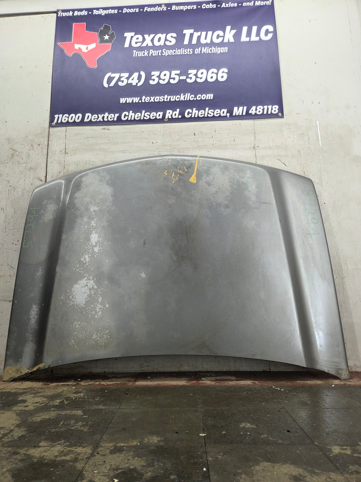 2003-2006 Chevrolet Silverado 2500 3500 Cateye HD Hood OEM