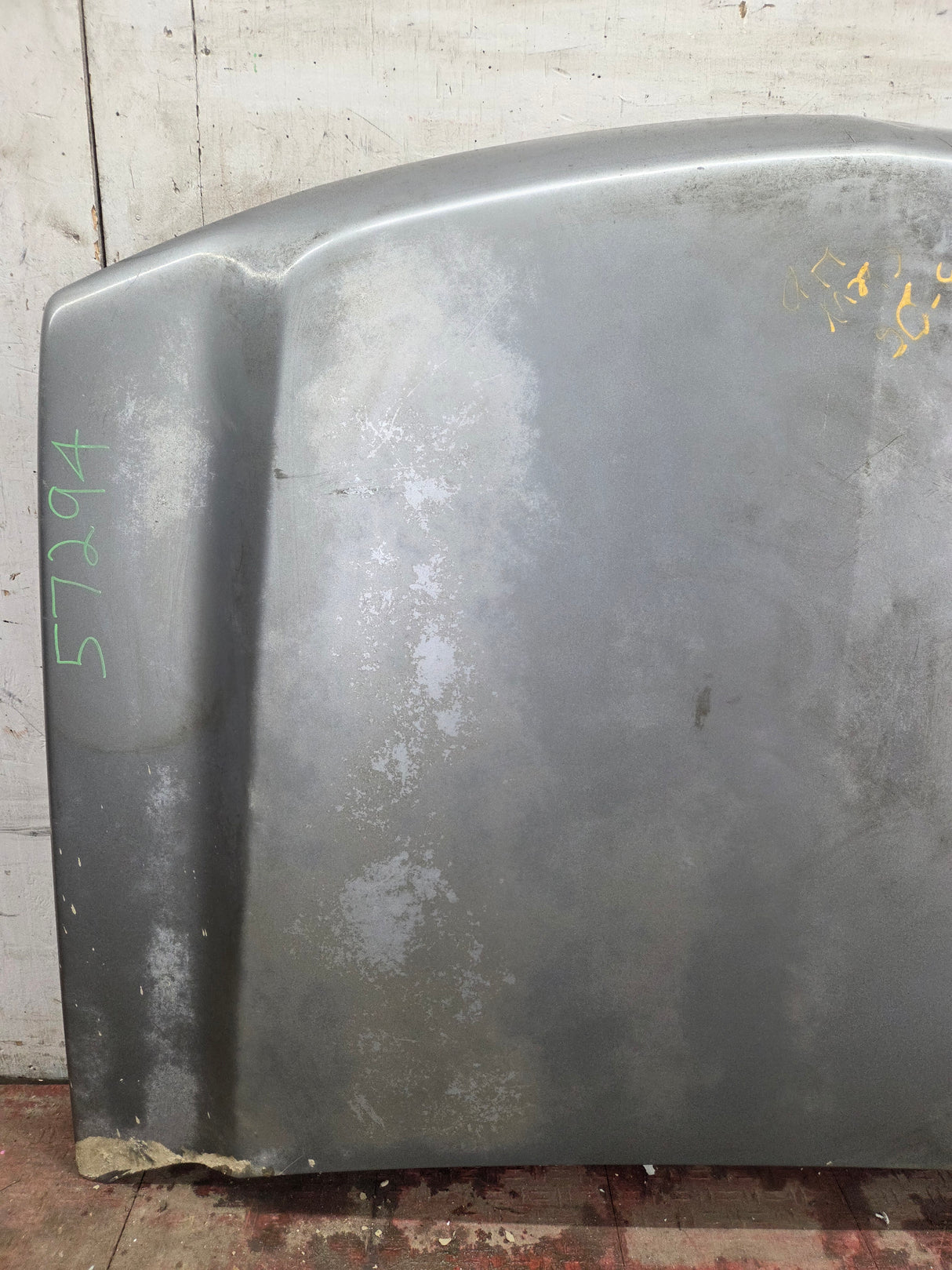 2003-2006 Chevrolet Silverado 2500 3500 Cateye HD Hood OEM