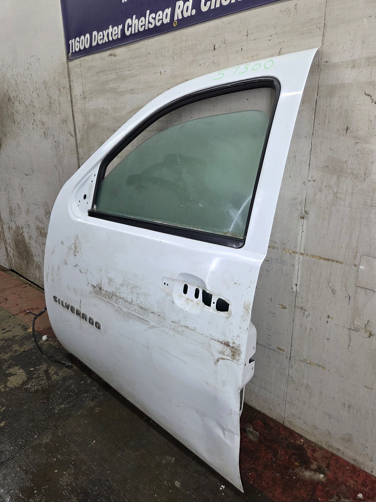2007-2013 Chevrolet Silverado / GMC Sierra 1500 2500 3500 HD LH Front Driver Side Door