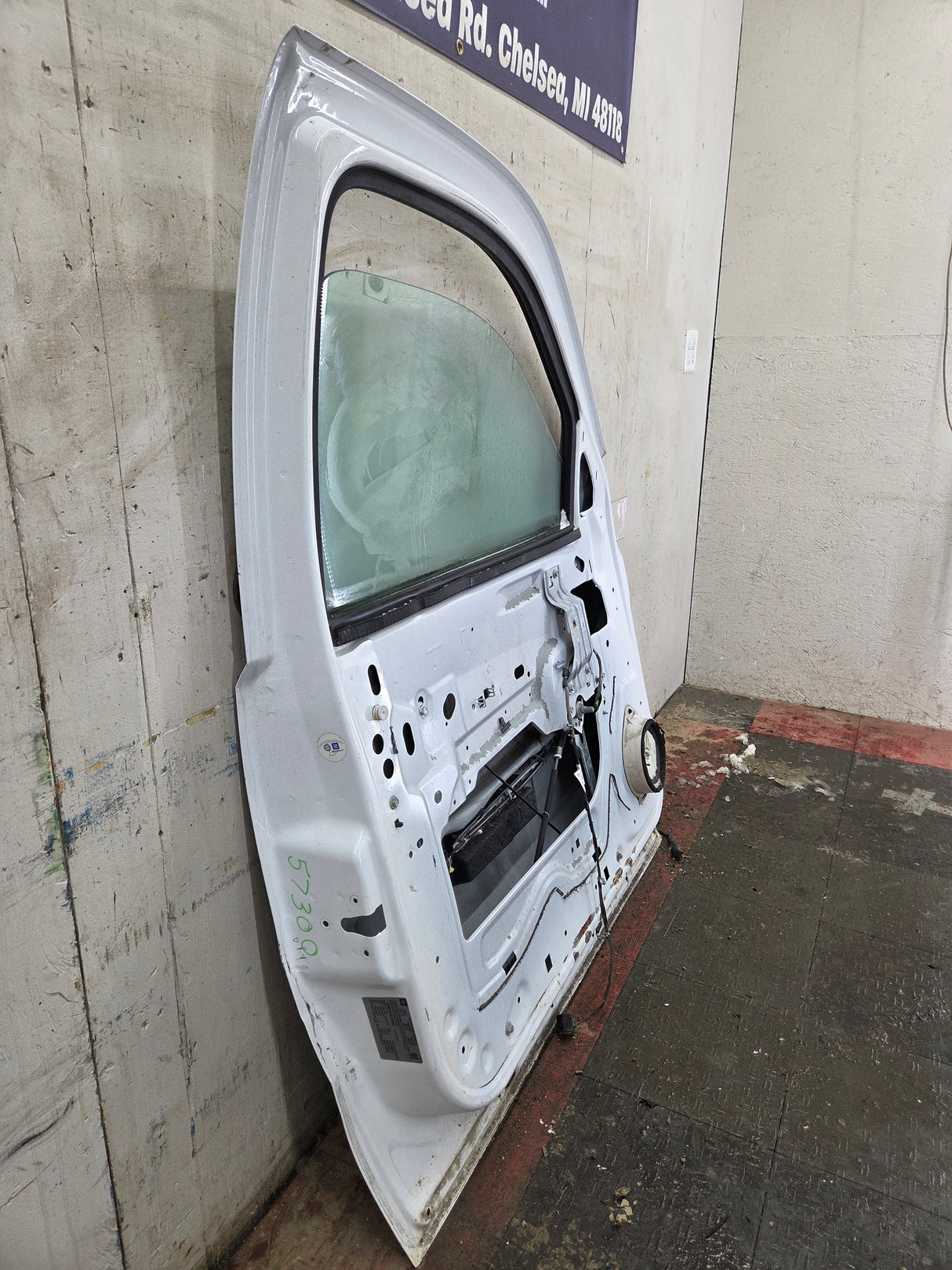 2007-2013 Chevrolet Silverado / GMC Sierra 1500 2500 3500 HD LH Front Driver Side Door