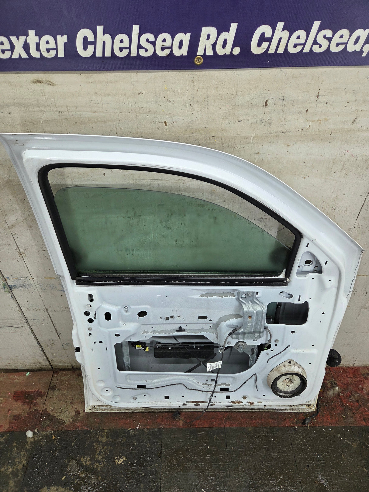 2007-2013 Chevrolet Silverado / GMC Sierra 1500 2500 3500 HD LH Front Driver Side Door