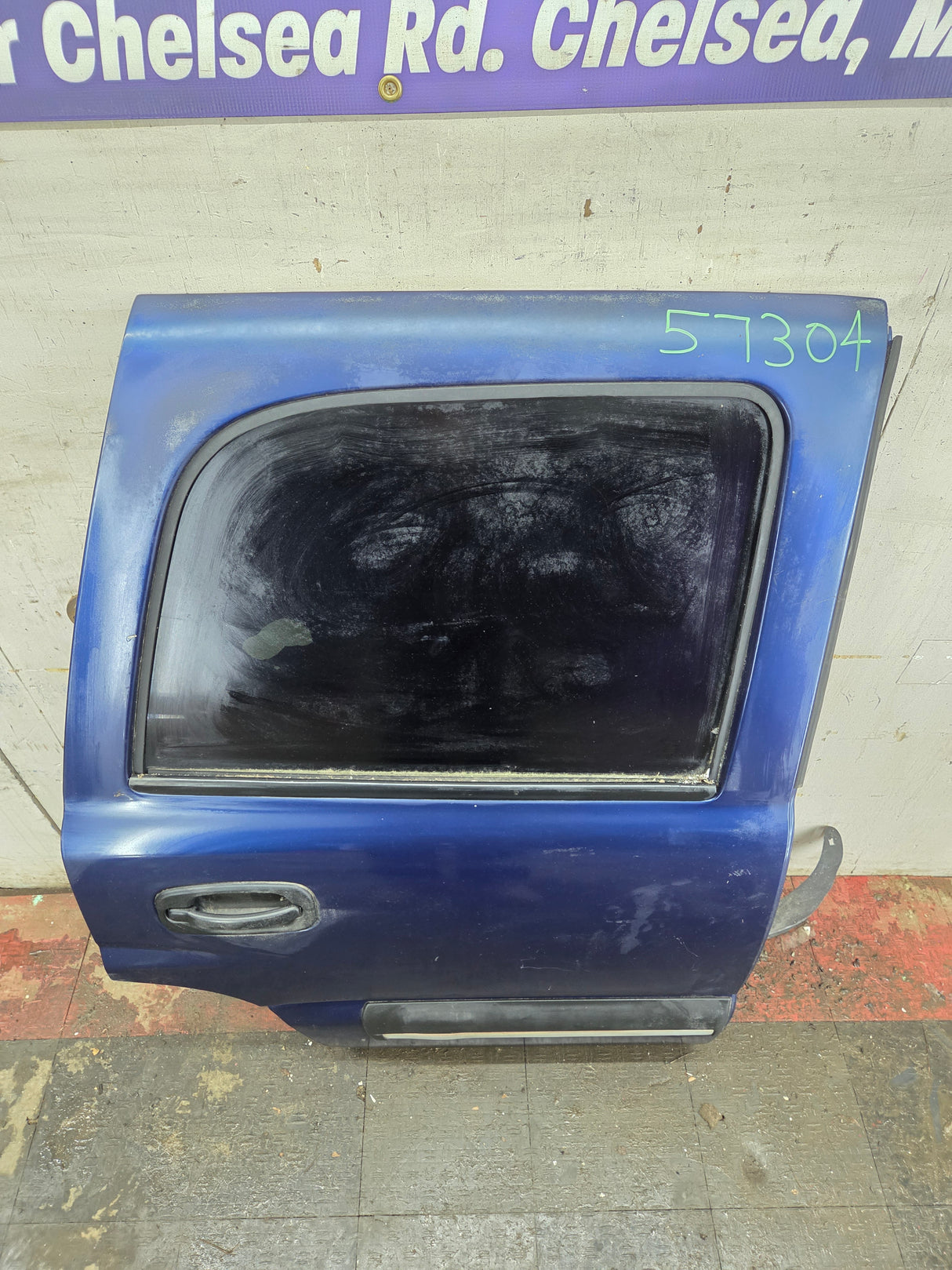 2001-2006 Chevrolet Tahoe / GMC Yukon 1500 2500HD Rear Passenger side rear door RH