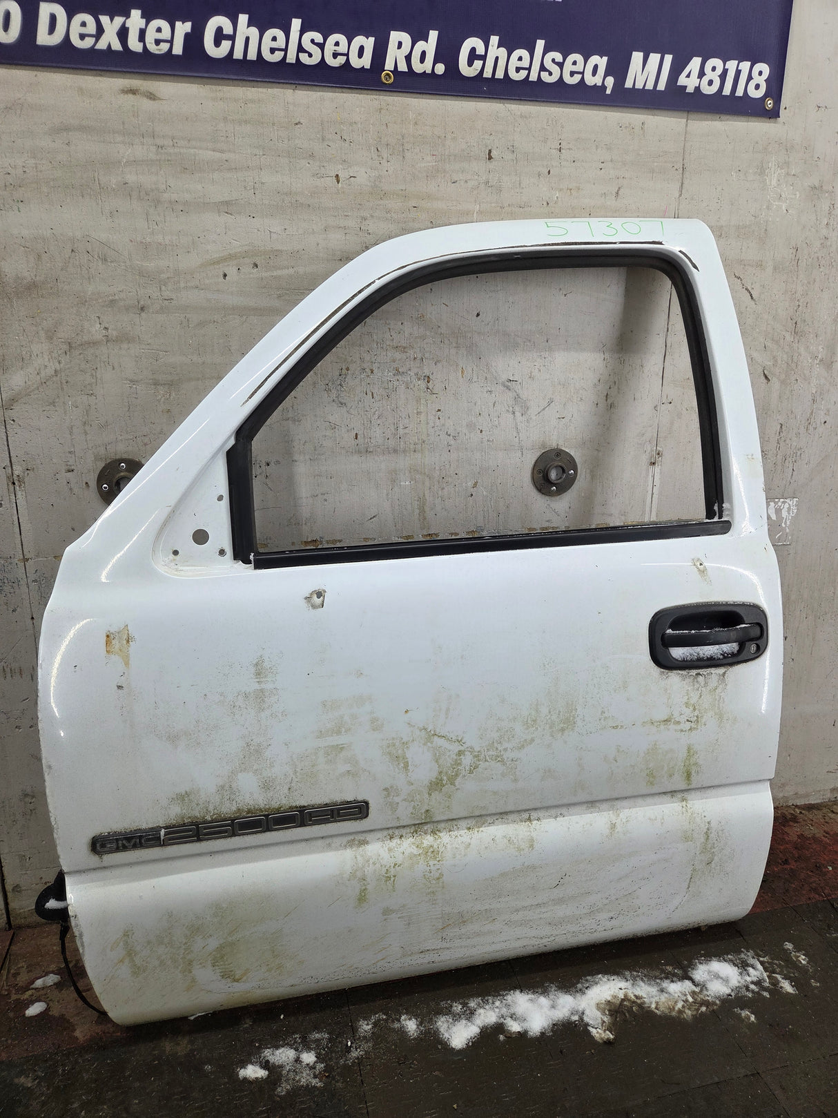 1999-2006 Chevrolet Silverado / GMC Sierra 1500 2500 3500 HD Front Driver Side Door LH